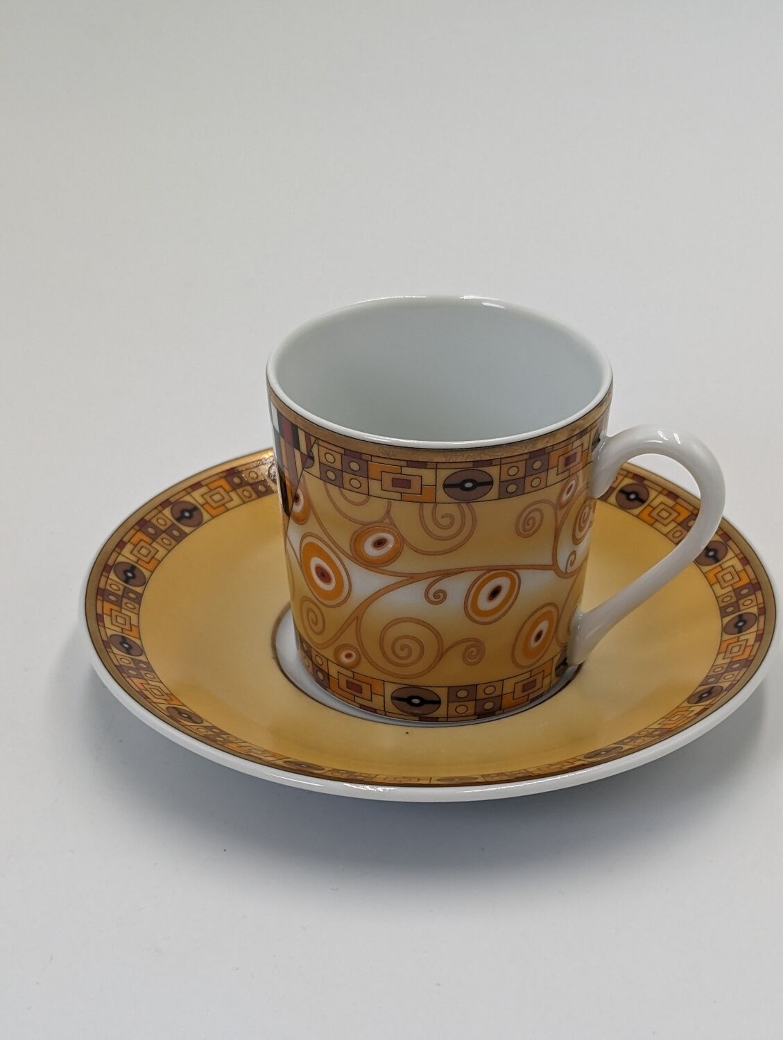 6 porcelain coffee cups