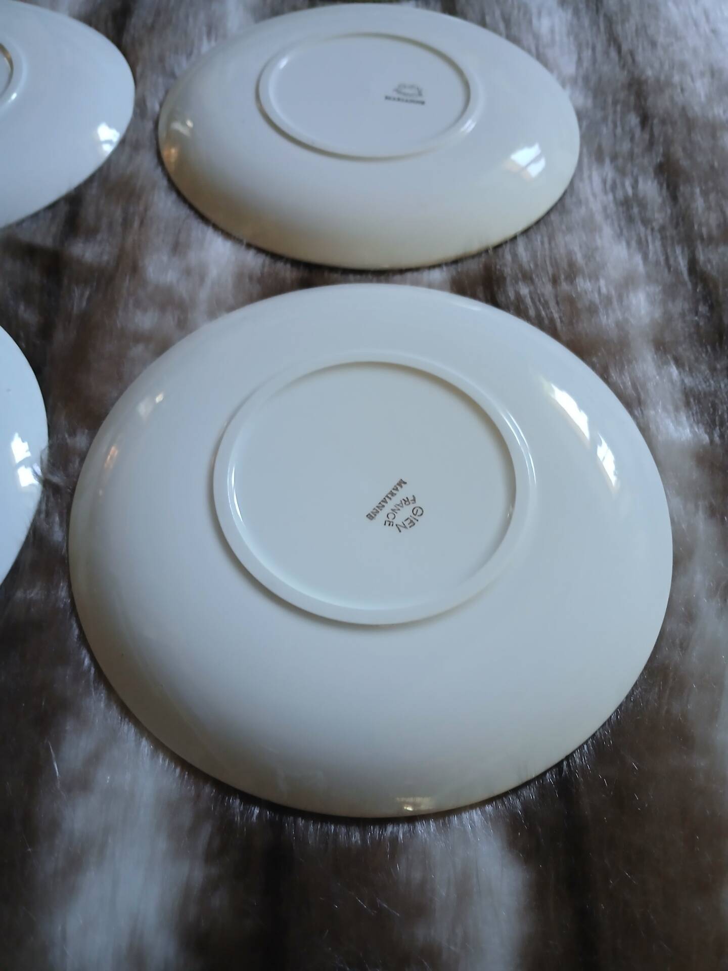 10 assiettes à dessert anciennes Gien 