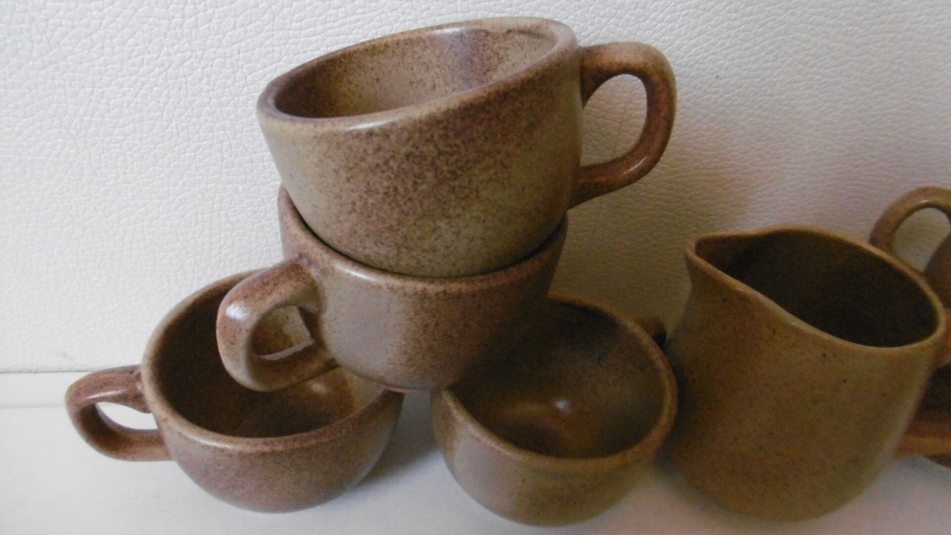Berry cups and sandstone milk pot