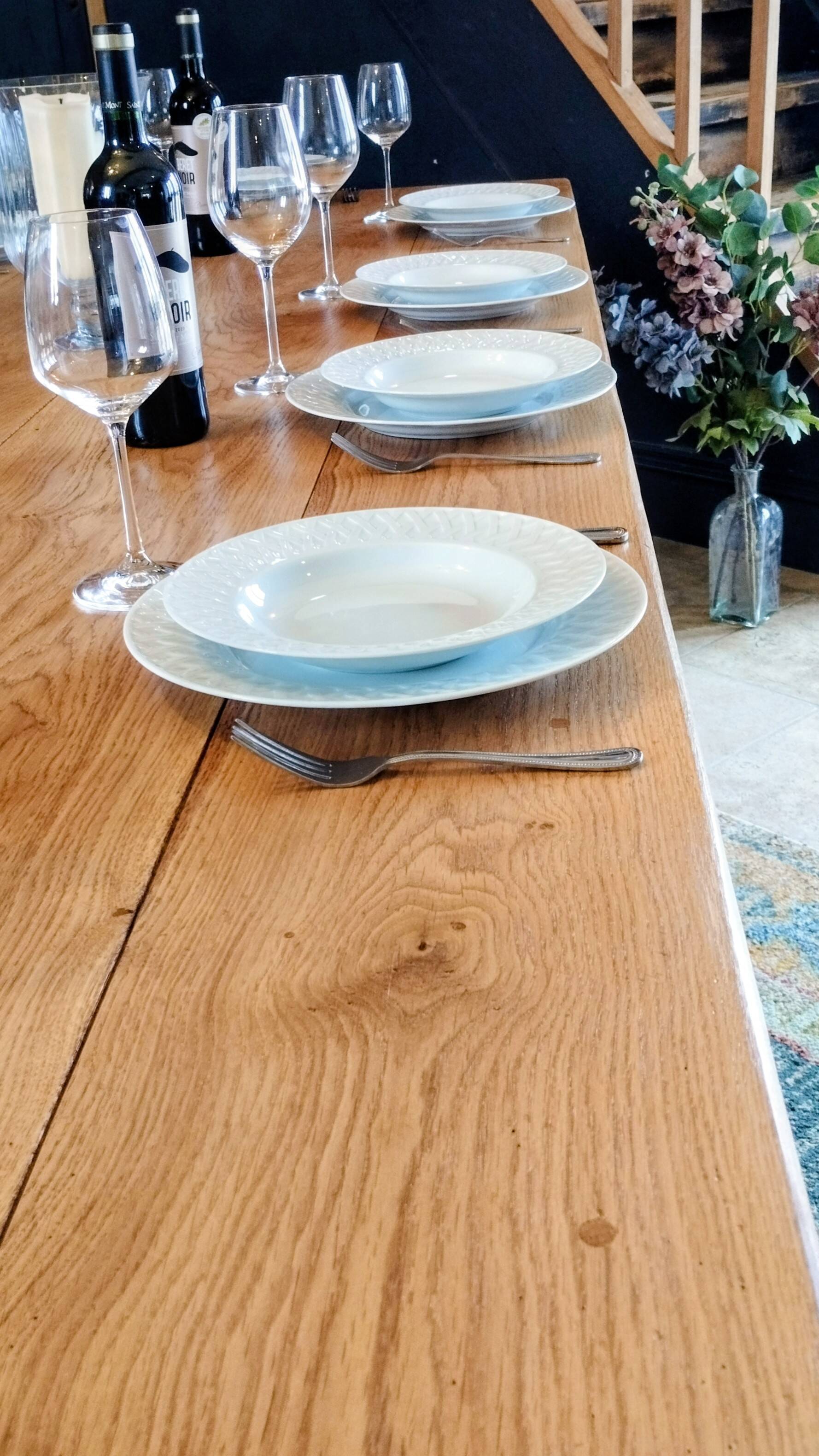 Solid oak farmhouse table, gilded and patinated, two drawers, 260 x 100 cm