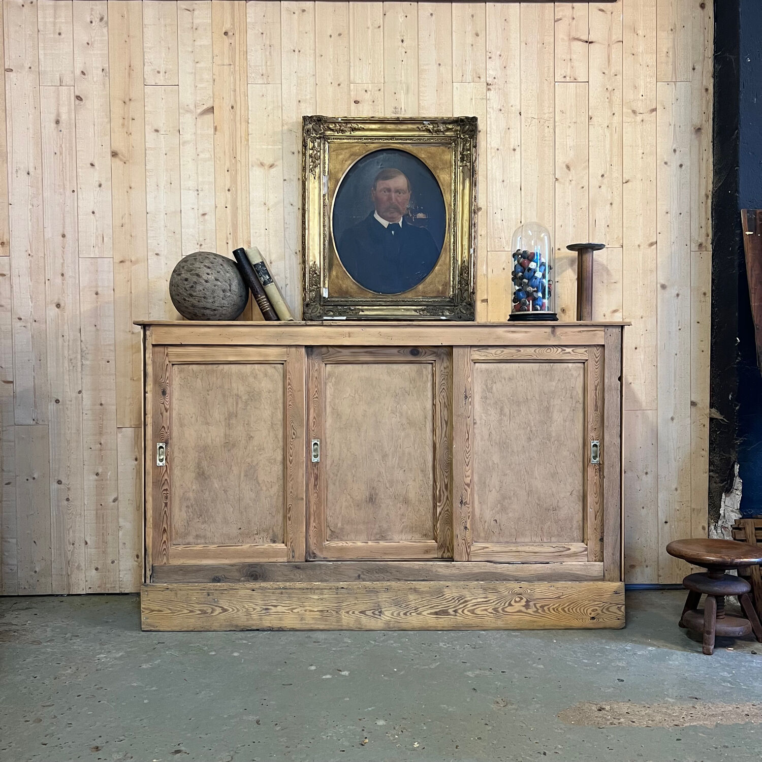 Enfilade d’atelier  à portes coulissantes