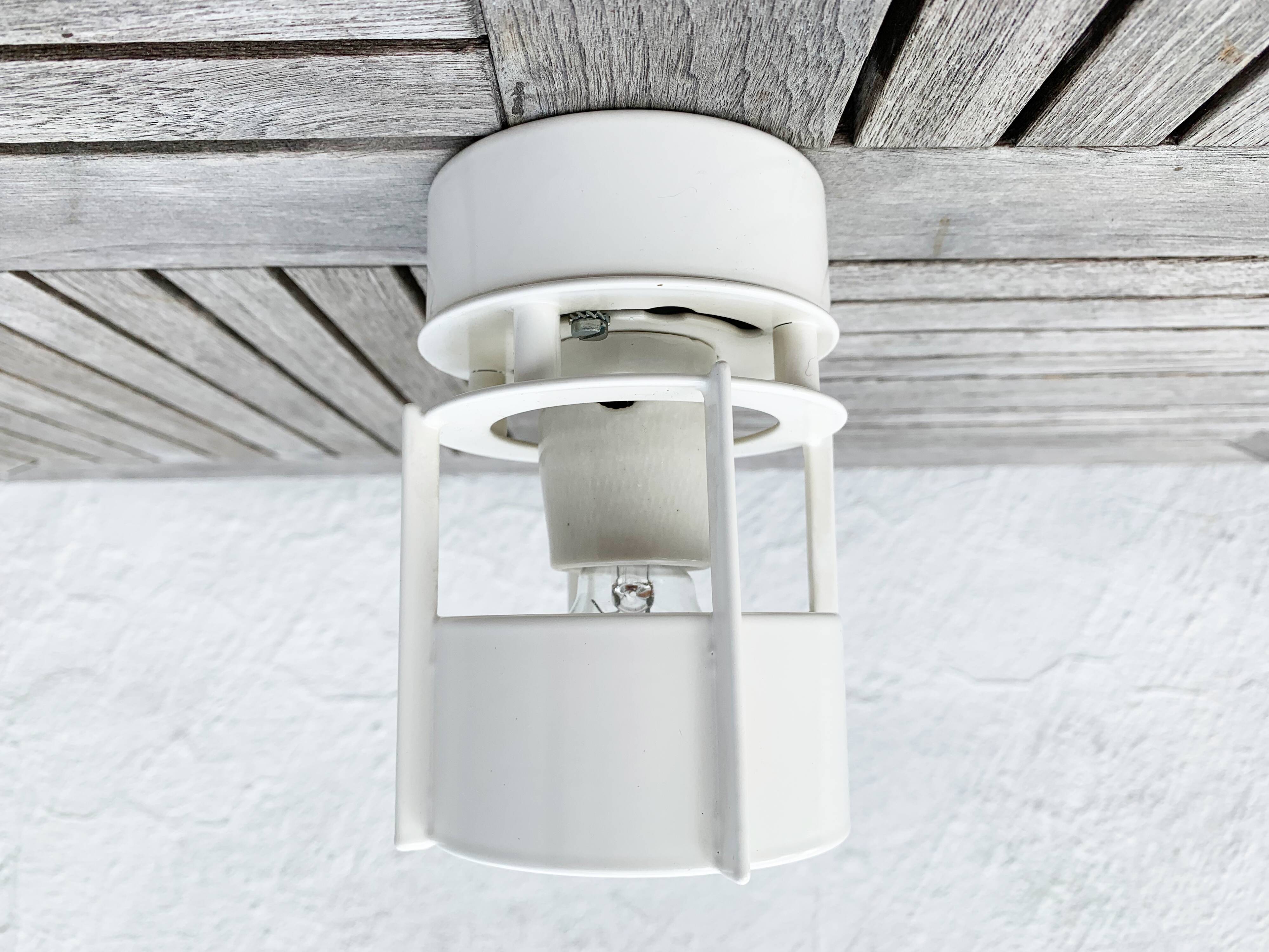 Ceiling lamp of white lacquered metal Vilhelm Wohlert For Louis Poulsen