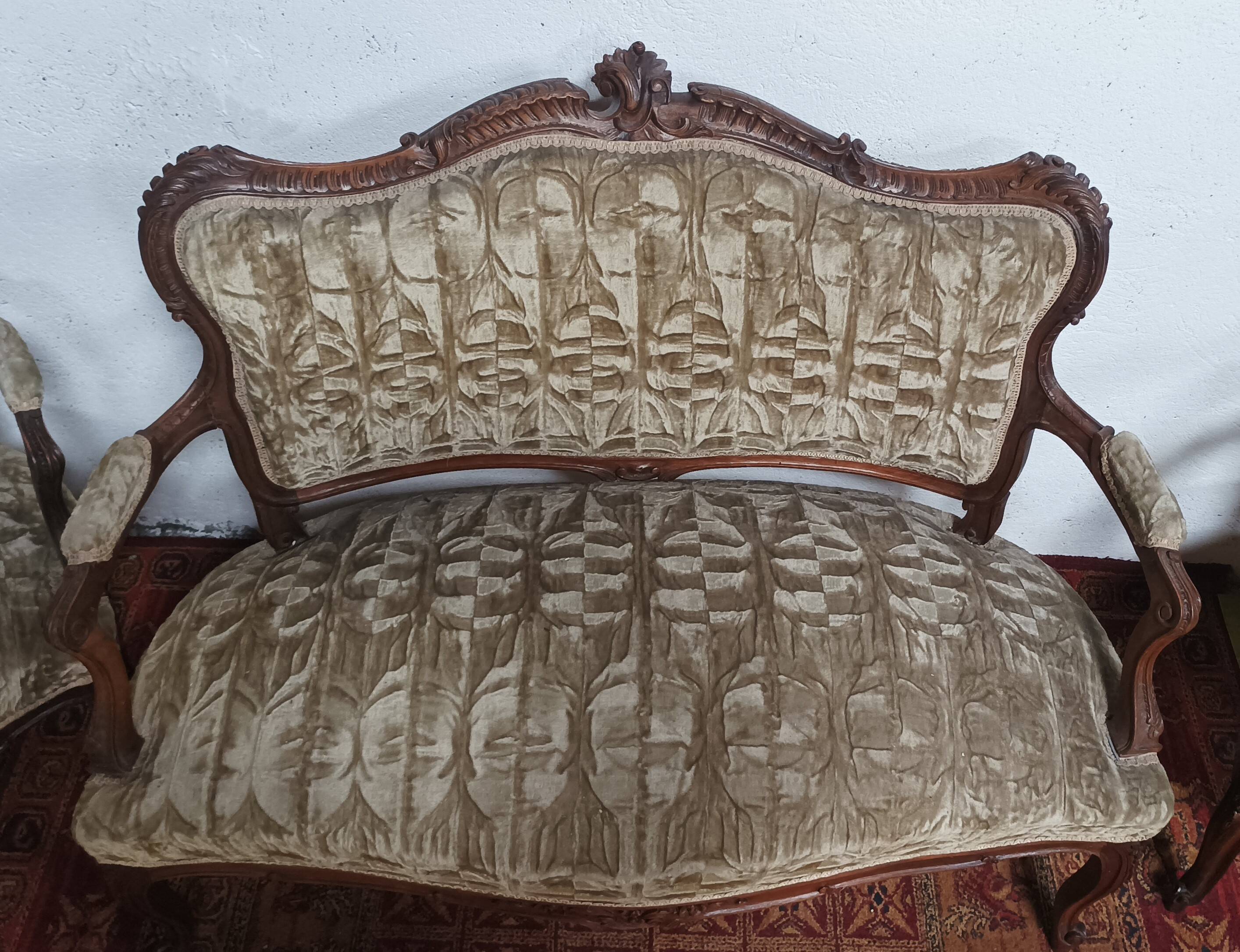 Living room set of Rocaille bench and armchairs in walnut