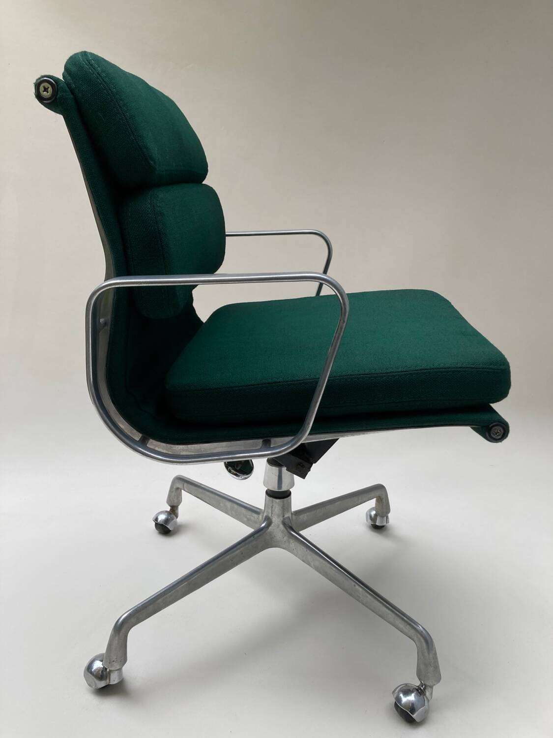 Eames EA 217 office chair