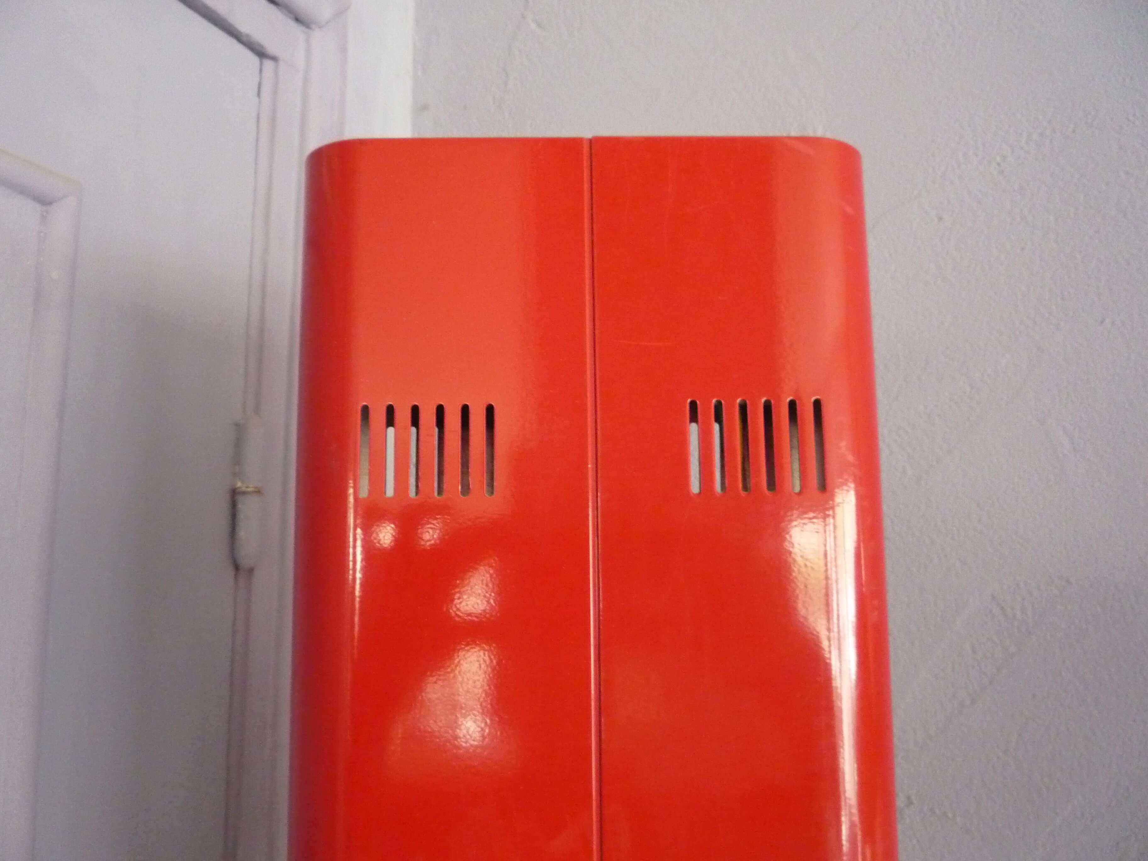 Gianfranco Frattini red laqué metal lamppost,  Relco editor