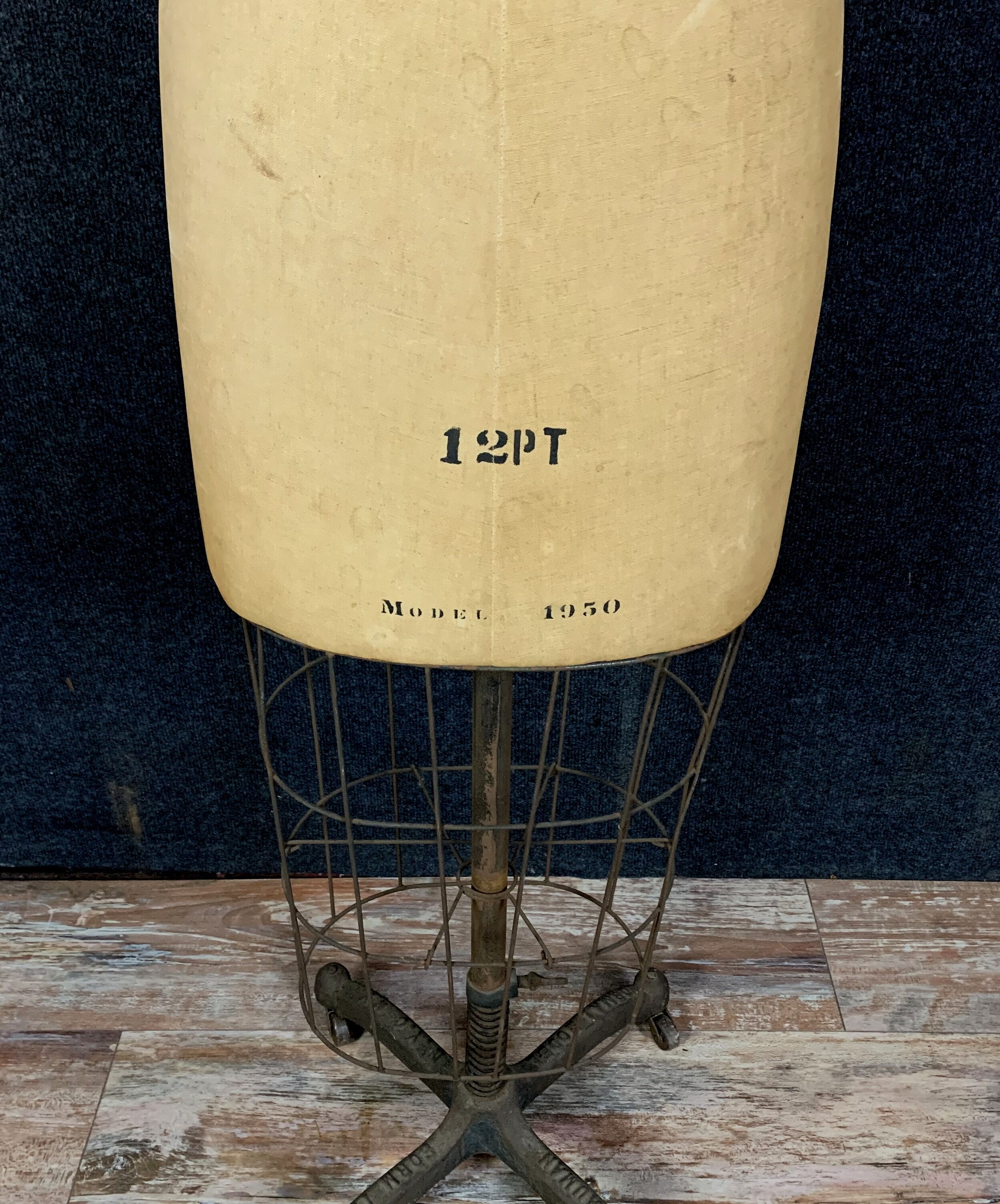 Mannequin couture in fabric and iron