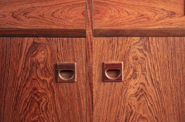 Buffet ou petite enfilade Scandinave en Palissandre par Erik Brouer 1960.
