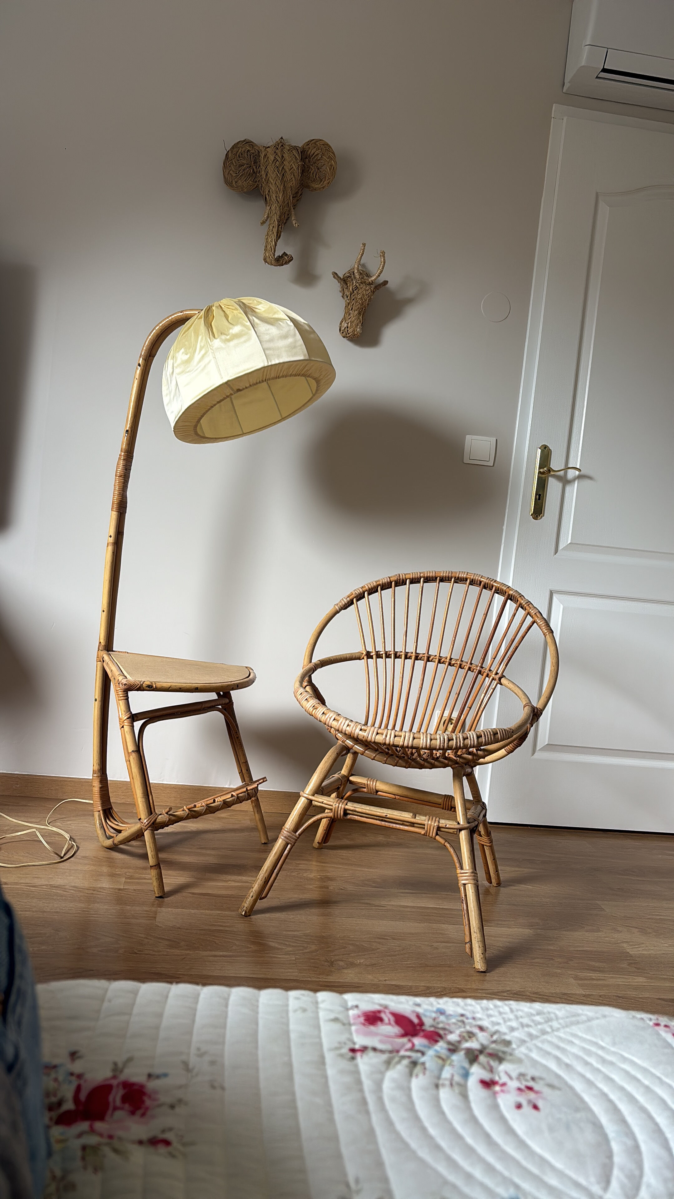 Armchair set and its rattan light fixture.