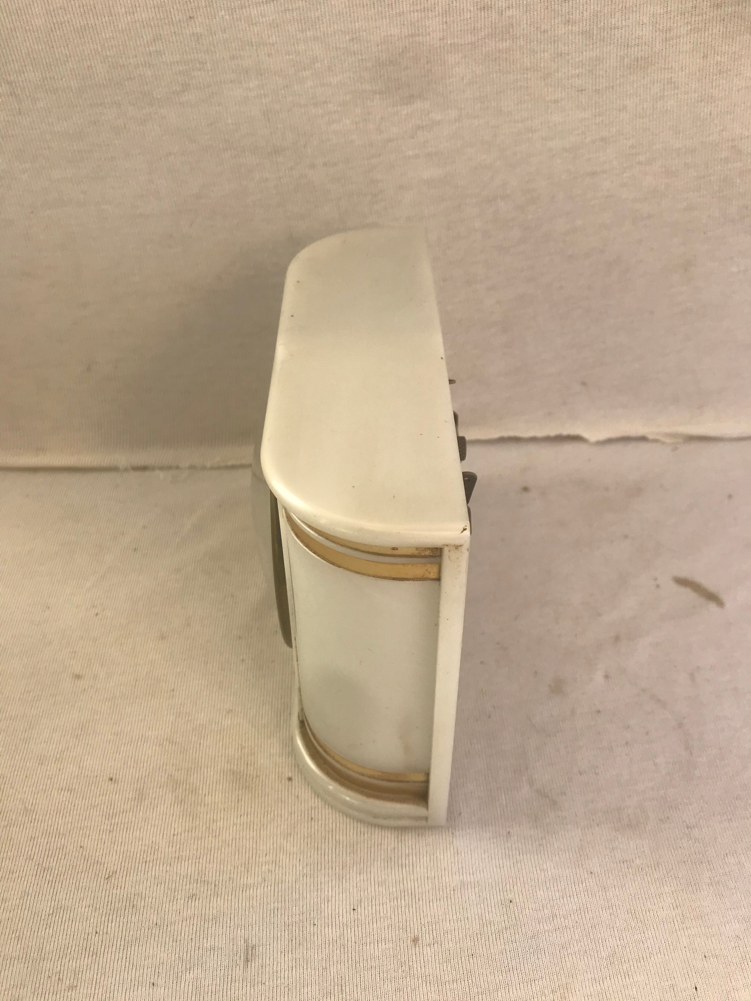 Ancien réveil jaz bakélite blanc