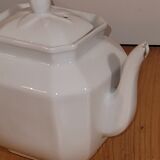 2 teapots - old - vintage