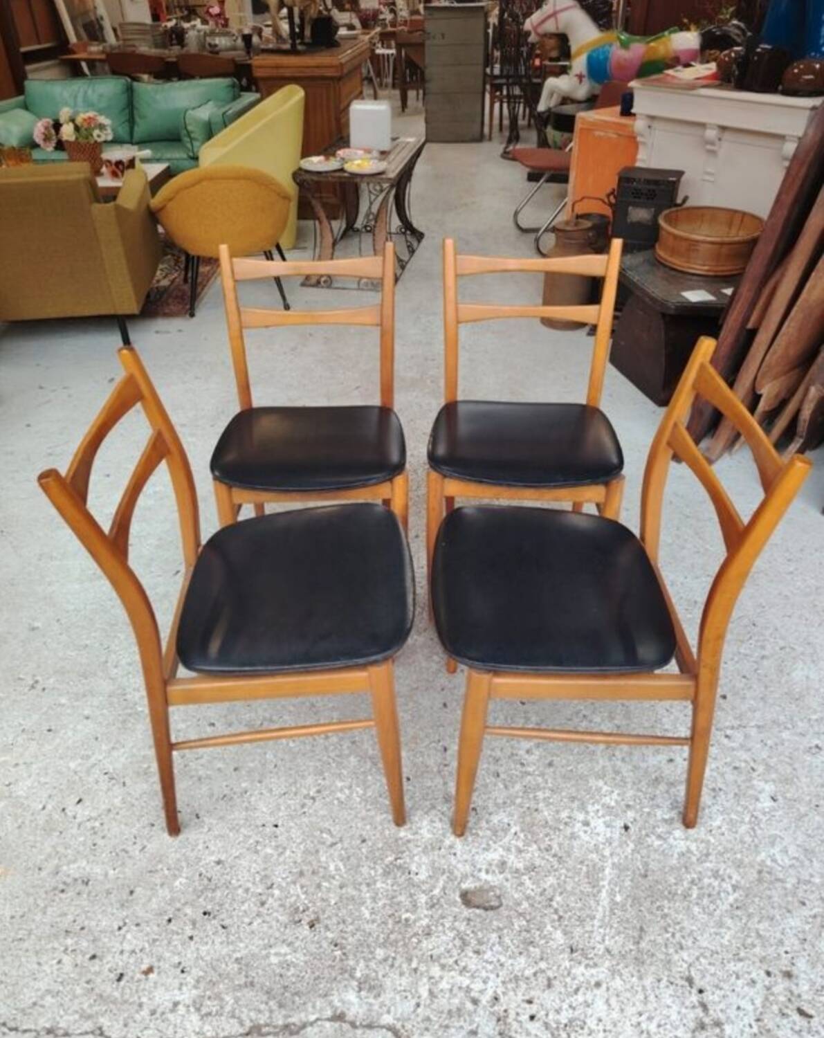 Set of 4 Scandinavian chairs