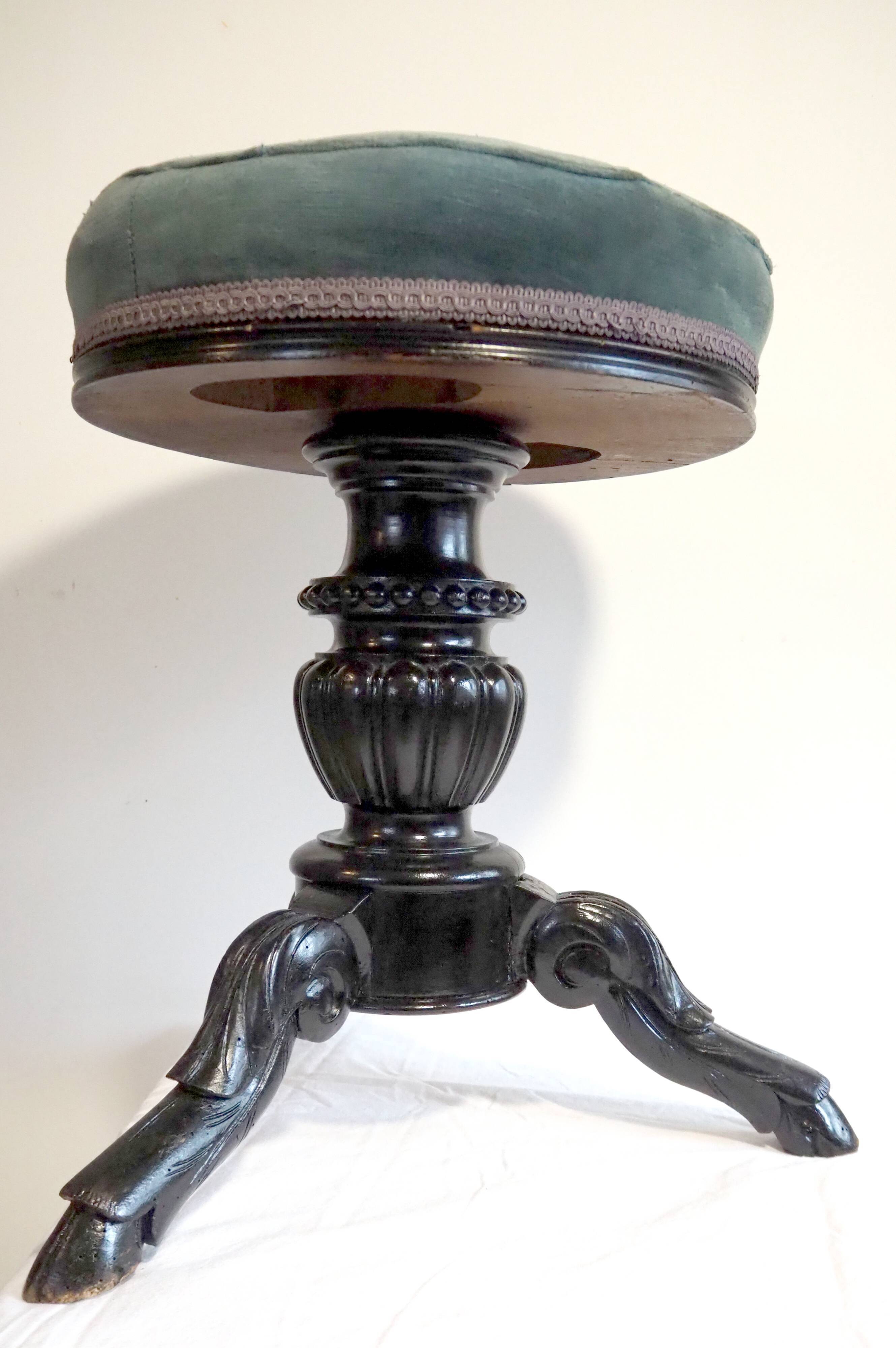 Napoleon III piano stool - tripod, doe feet