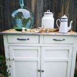 White parisian buffet