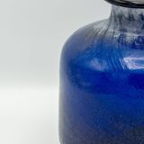 Vase en verre Scavo Murano Seguso bleu cobalt, soufflé à la main, années 1980, finition brutaliste.