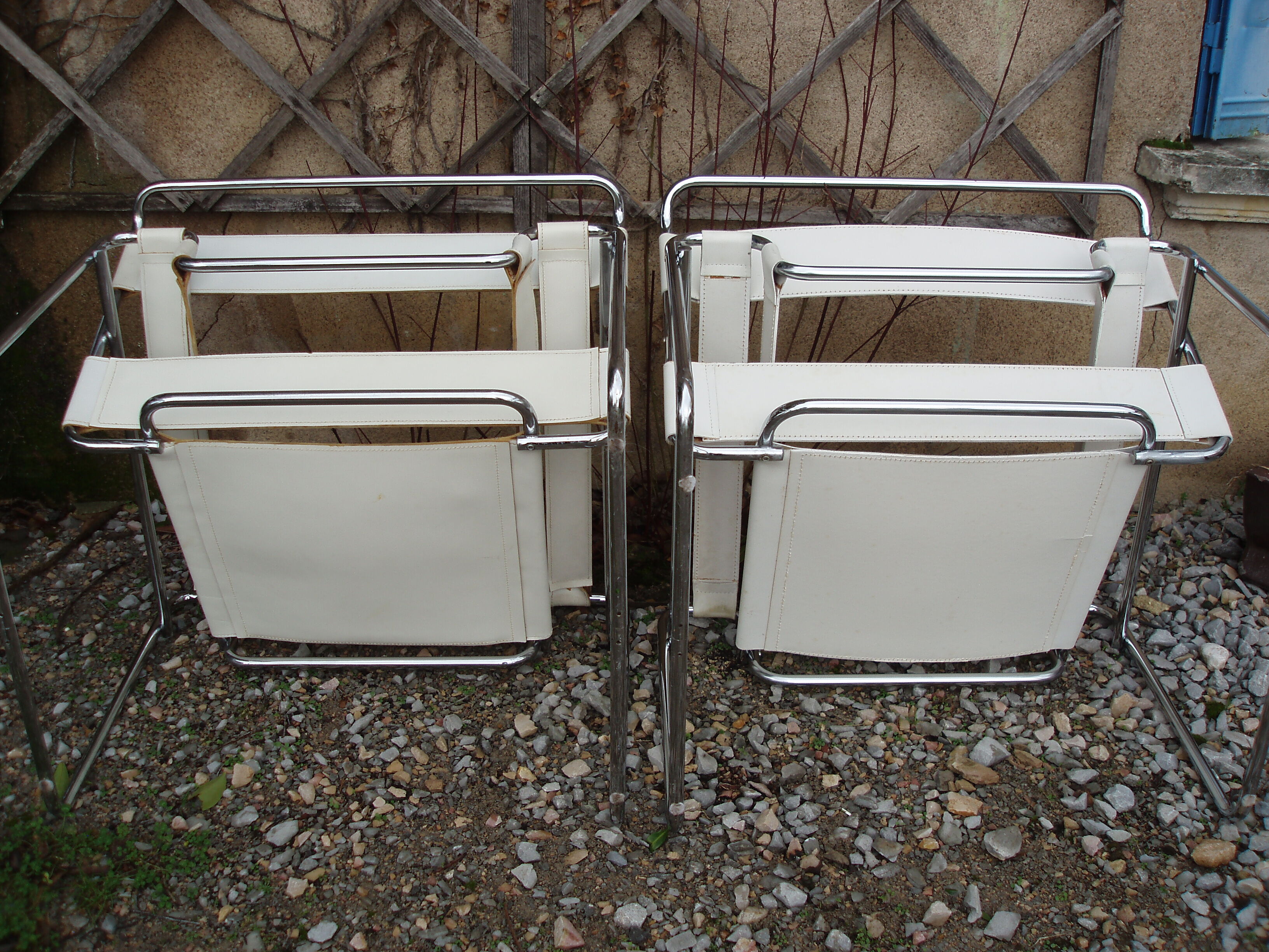 Marcel Breuer's Wassily B 3 armchairs pair in white and chrome leather