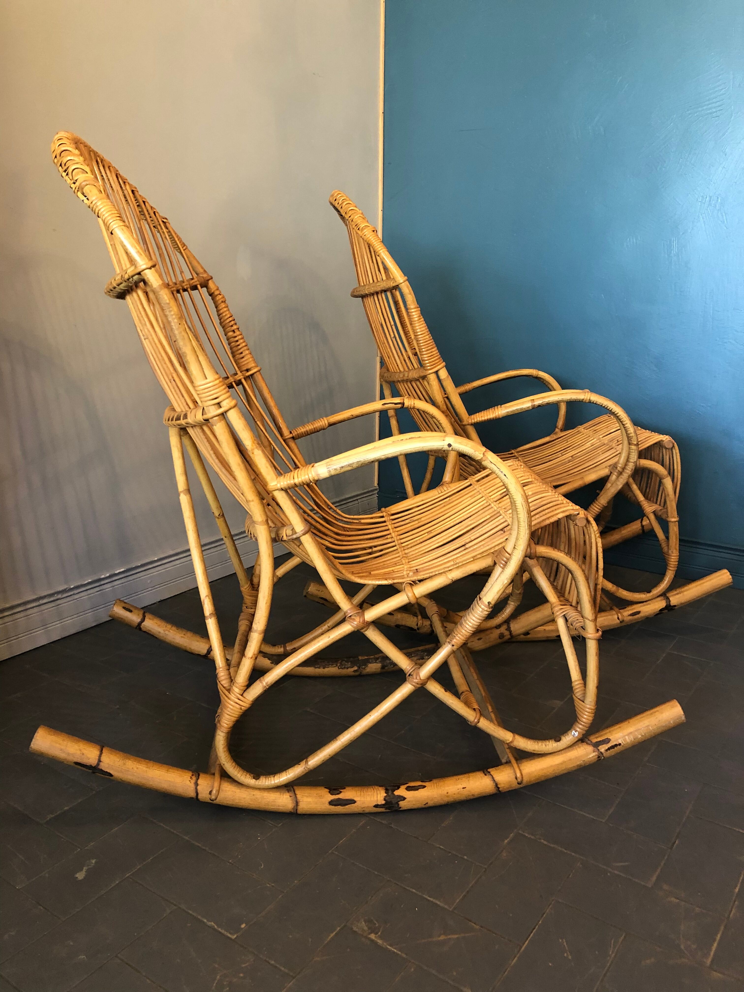 2 rattan rocking chairs