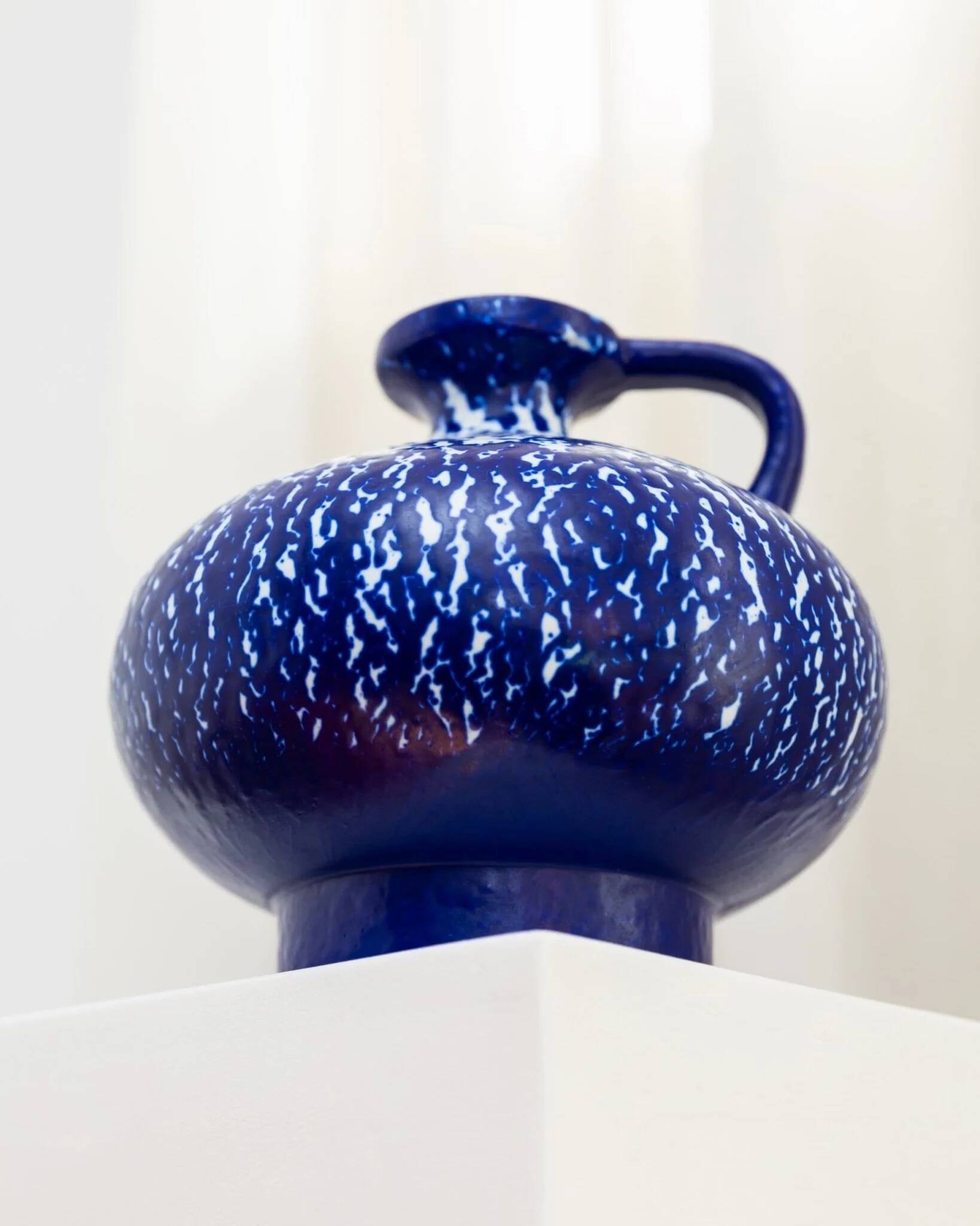 Deep cobalt blue glazed ceramic vase by VEB Haldensleben, mid-century 1960s Fat Lava style