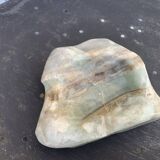 Cendrier taille dans une pierre polie verte et veines vintage