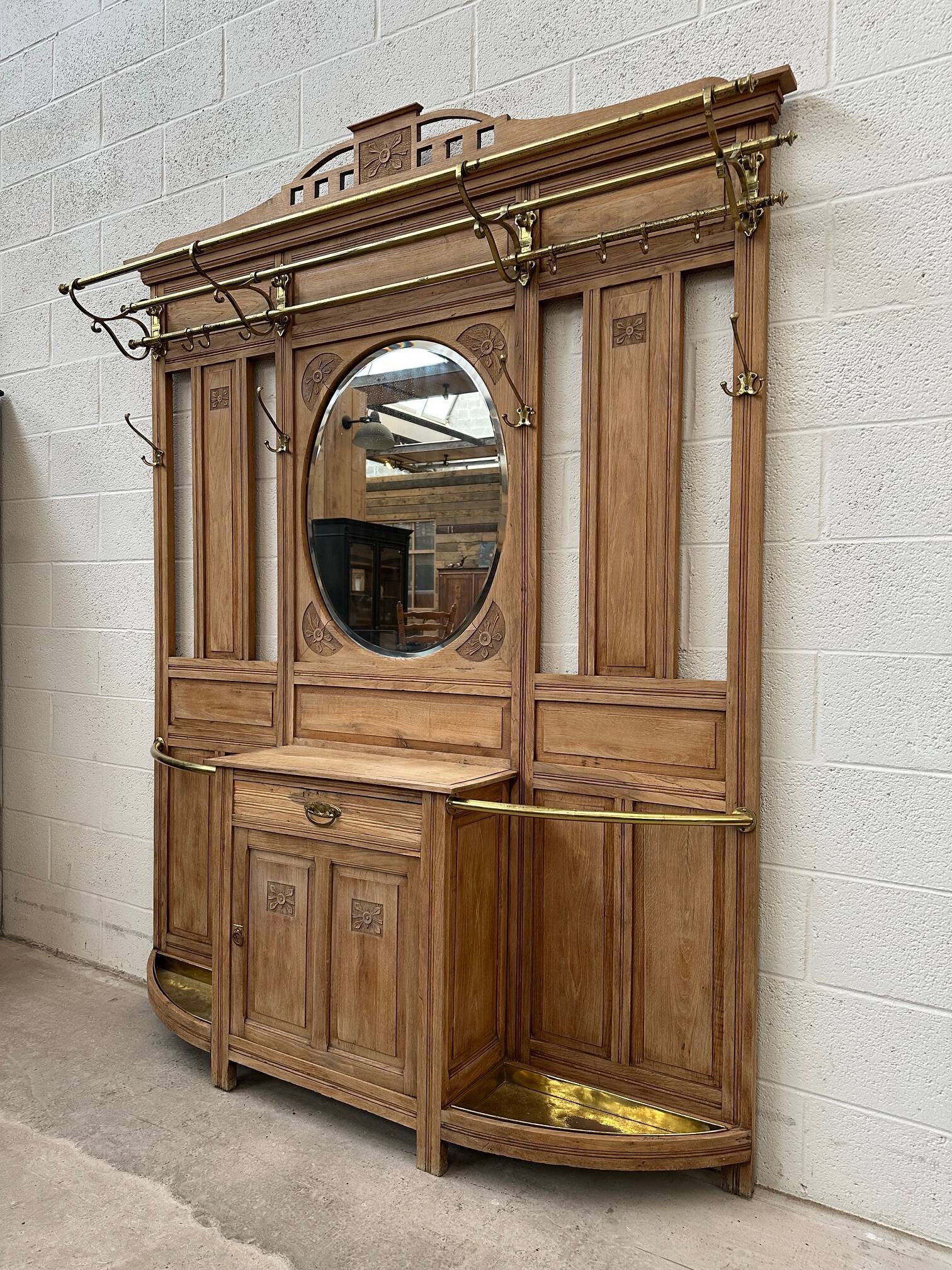 Grand vestiaire d’entrée en chêne Début XXème