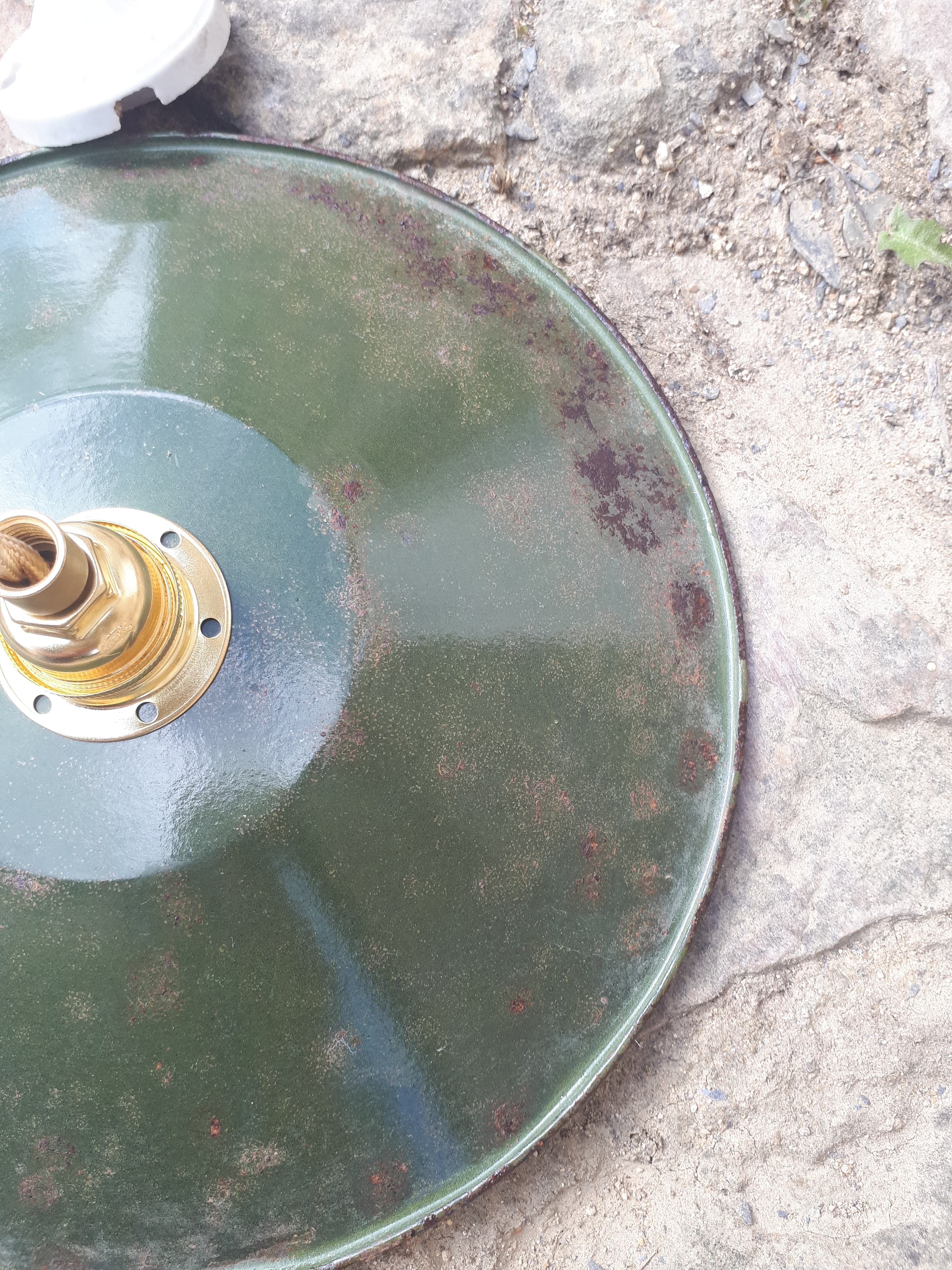 Green enamelled hanging