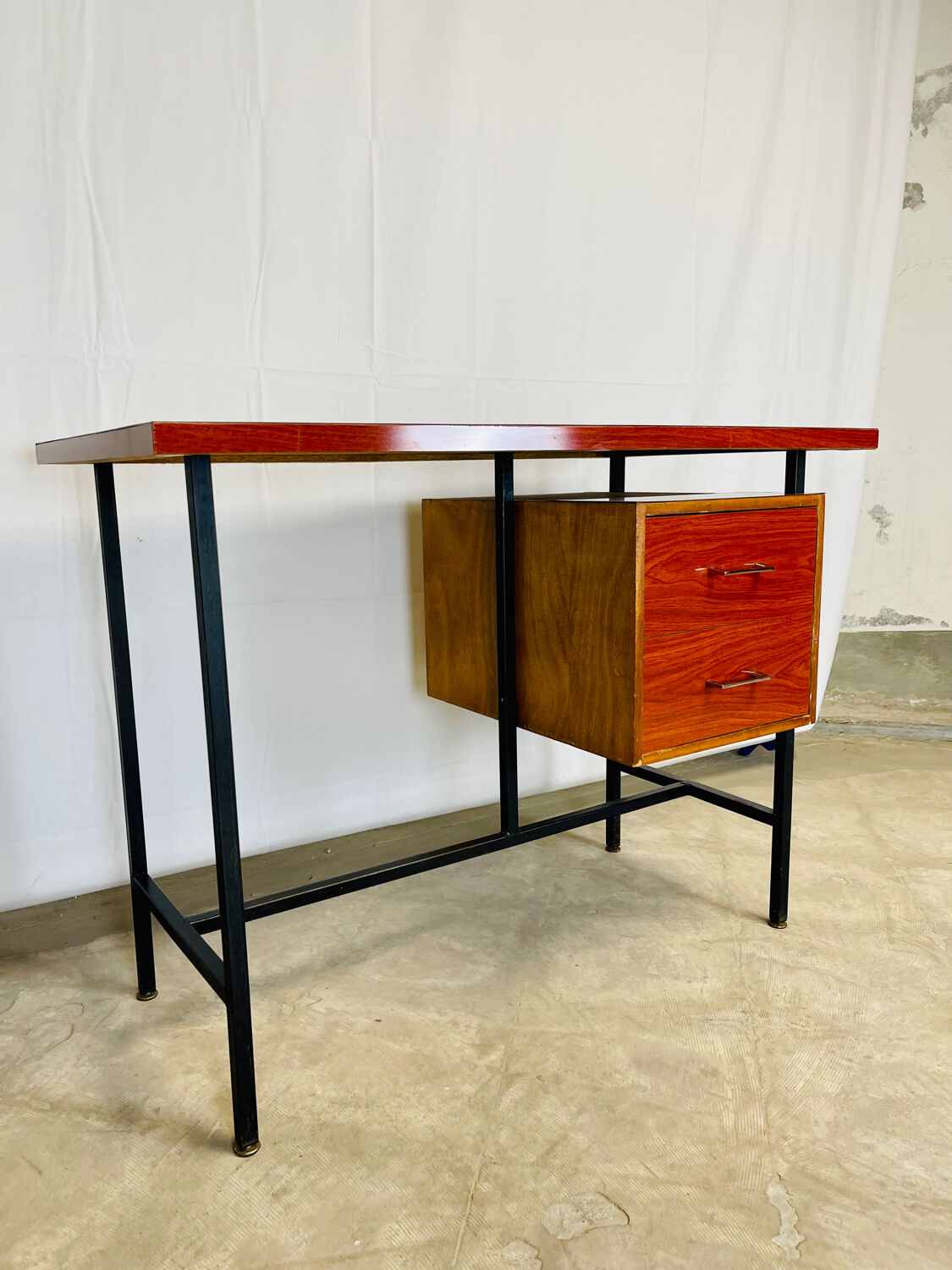 Formica desk