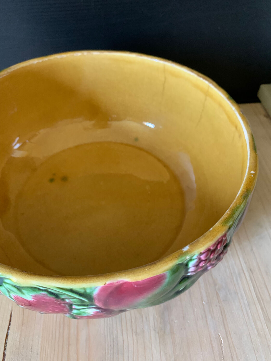 Sarreguemine slip salad bowl