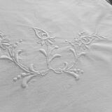 Sheet in linen embroidered on wide thread