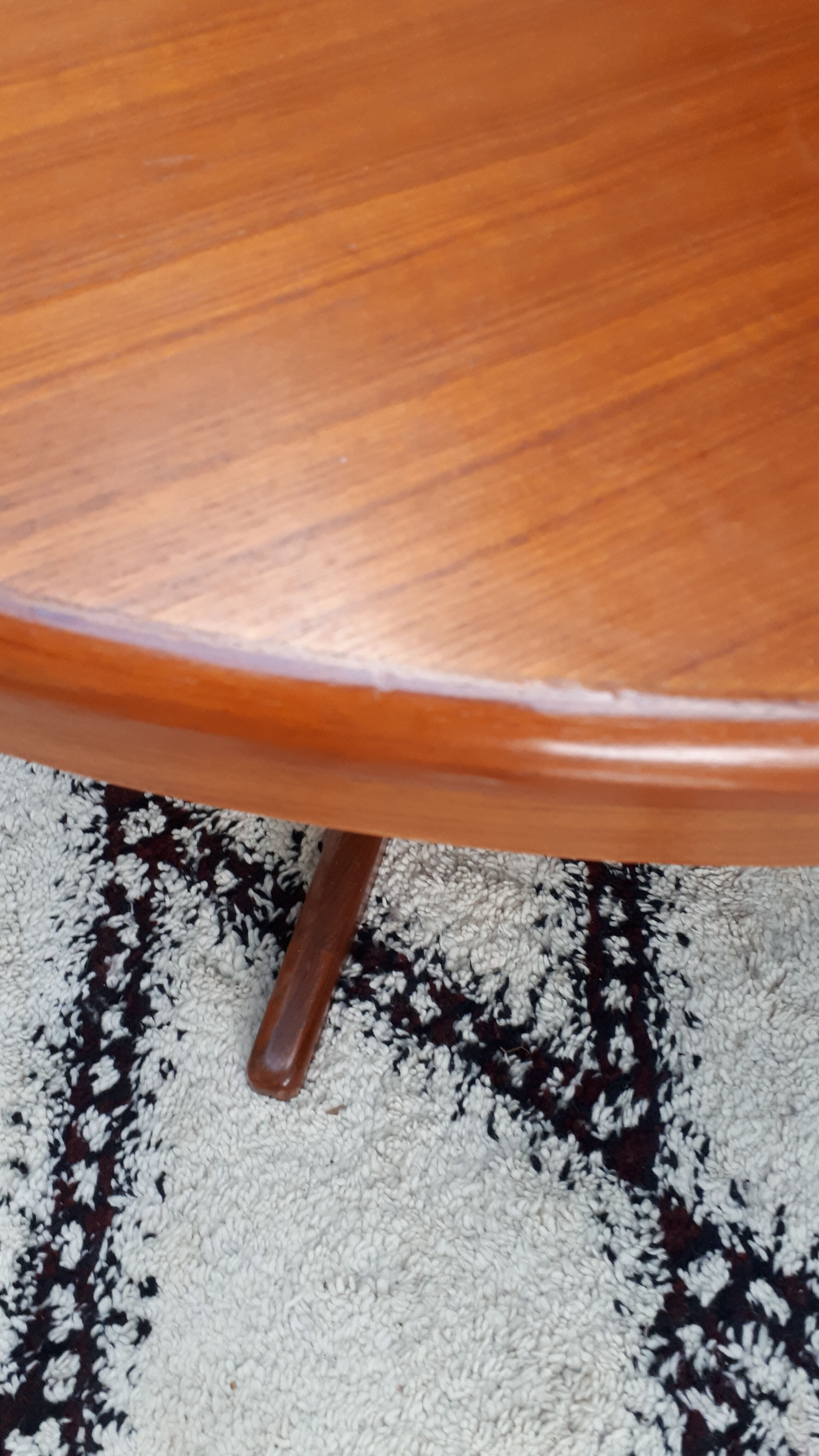 Table style scandinave en teck années 60 Baumann