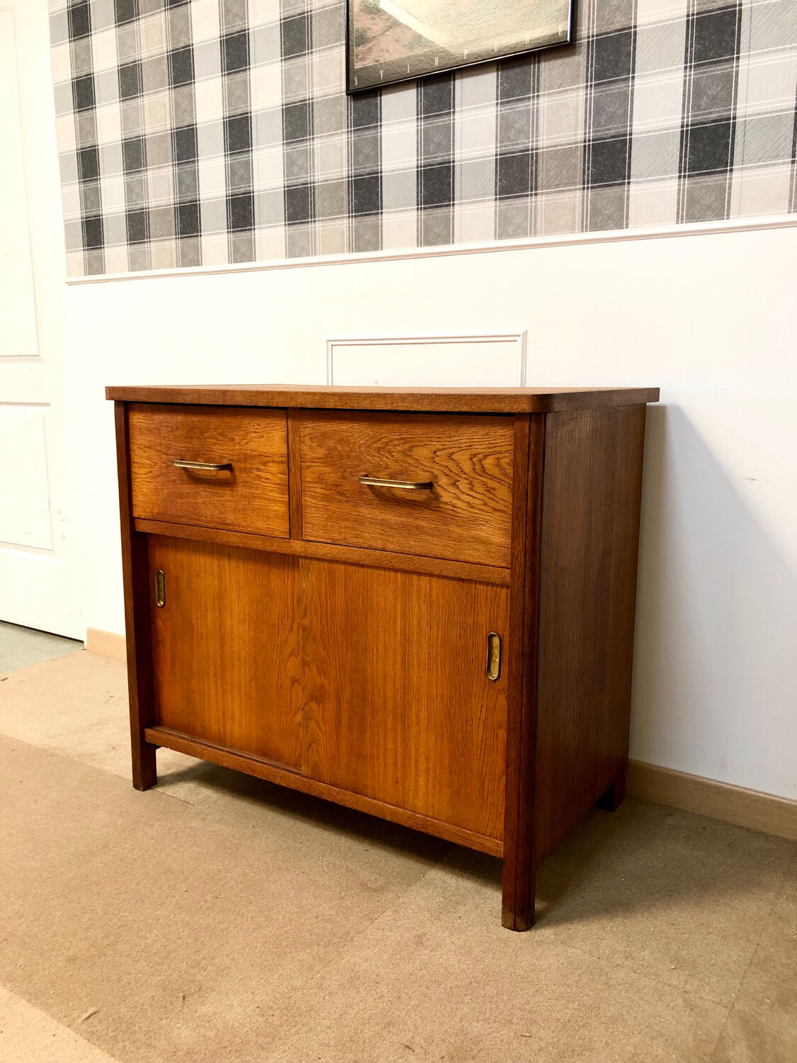 Sideboard sliding doors