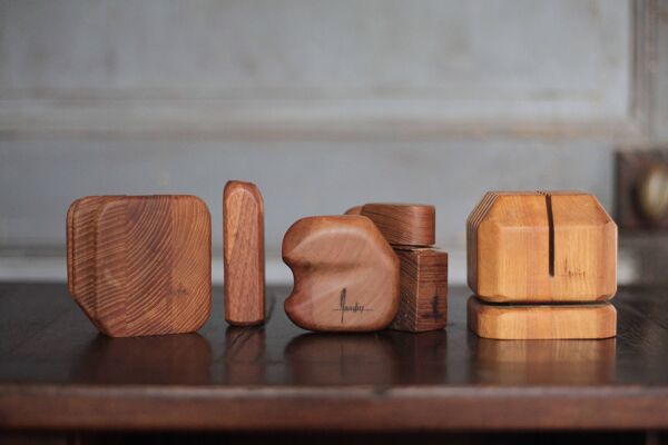 Accessoires fumeur bois signé Jacques Mauhin, nécessaire pour bureau