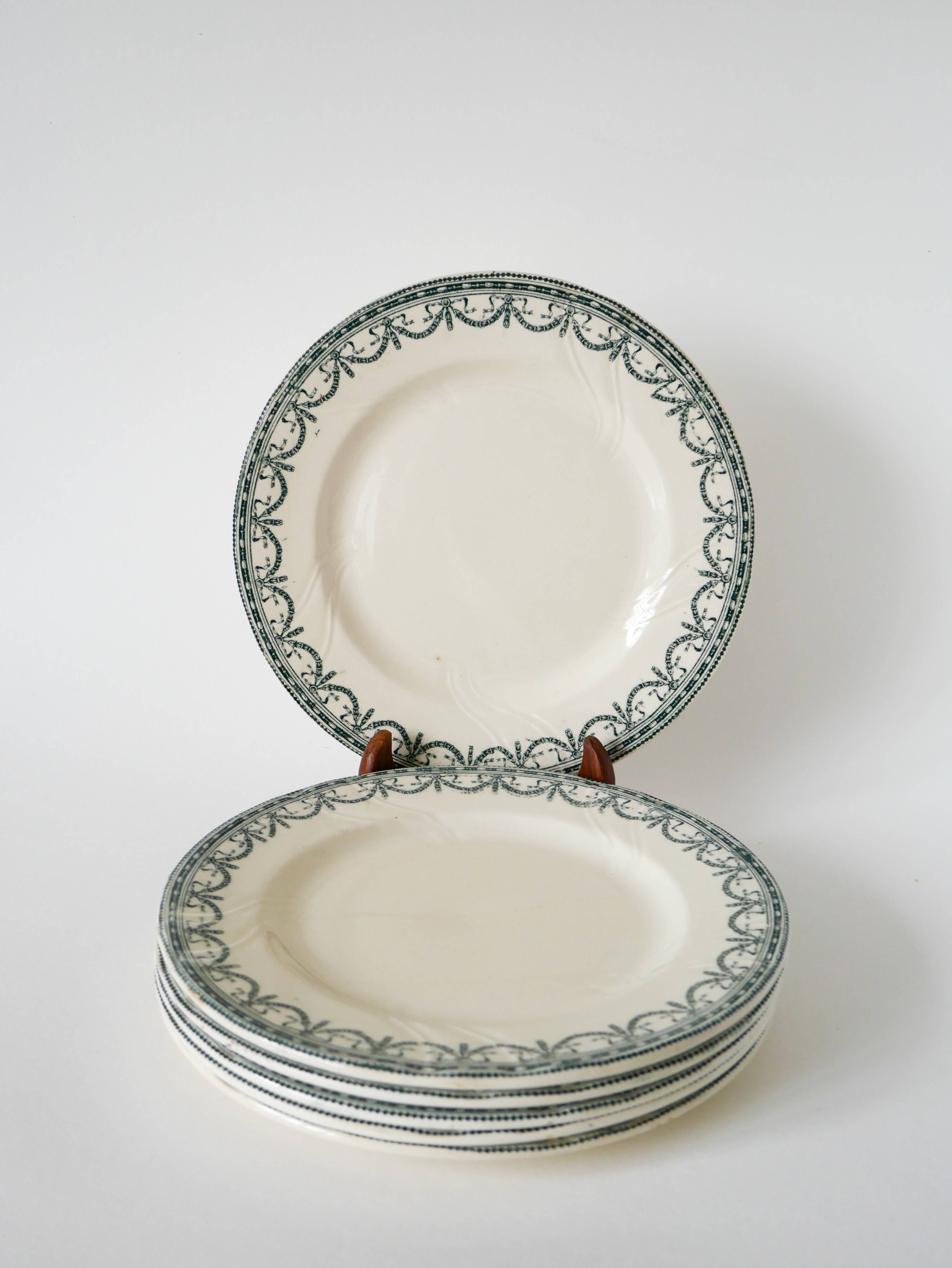 Set of 6 flat plates in Terre de Fer Salins, "Guirlandes" model