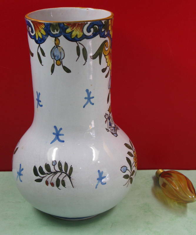 Rouen earthenware vase with Tharon Bretagne's arms