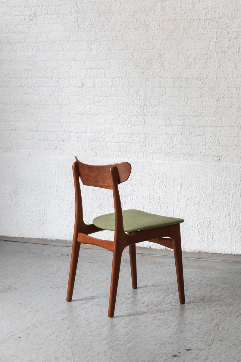 Set of 4 dining chairs by Schiønning & Elgaard with green seat