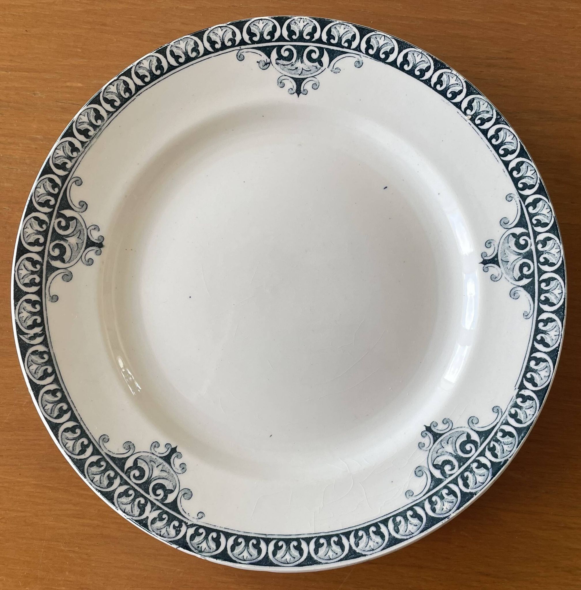 6 antique dessert plates in Saint-Amand earthenware (Nord)