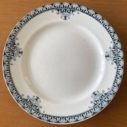 6 antique dessert plates in Saint-Amand earthenware (Nord)