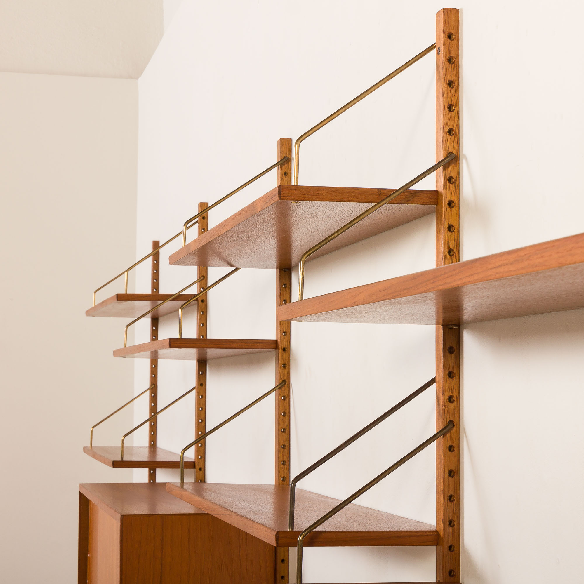 Hansen and Guldborg extra wide shelving unit in teak, 1960s