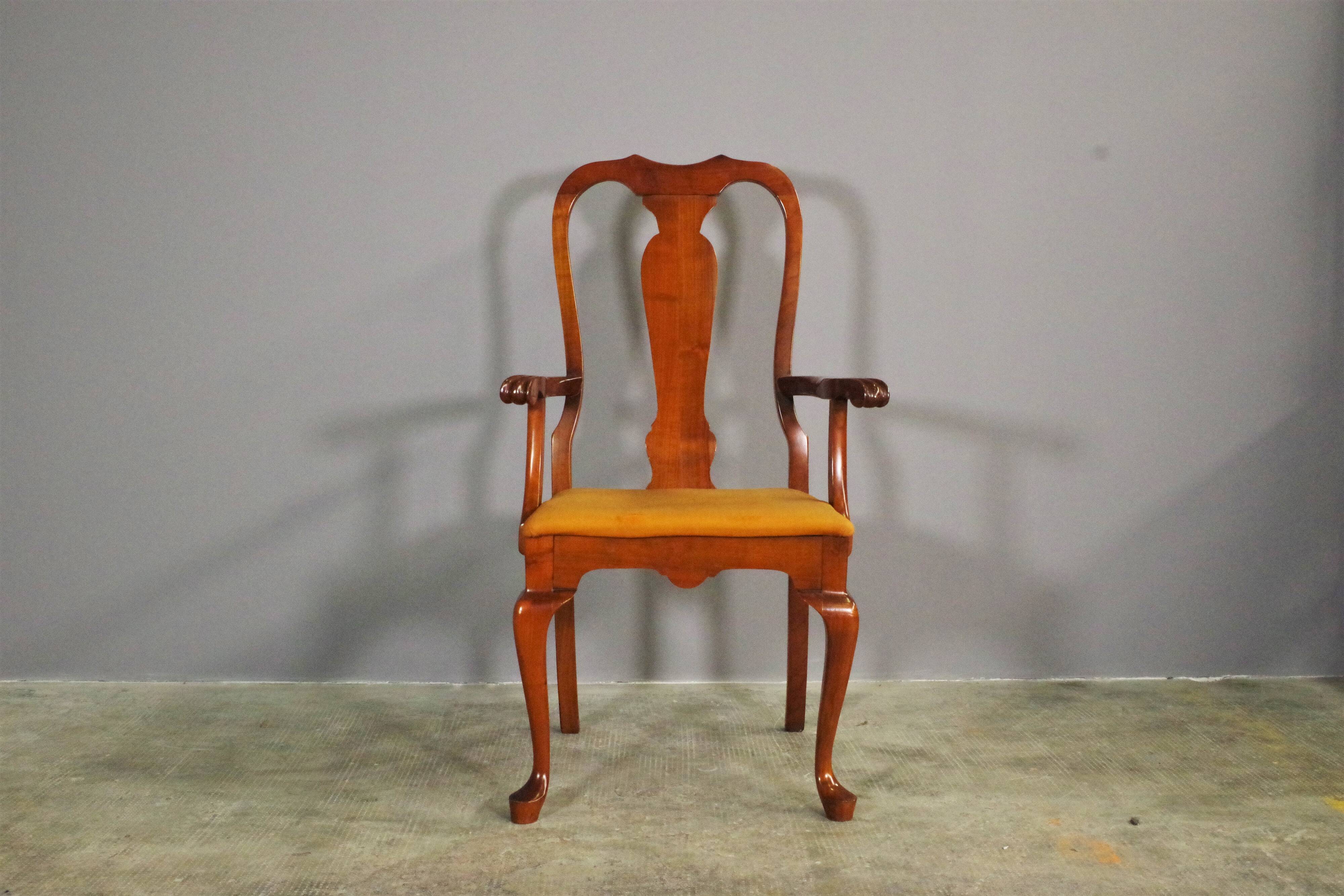 Antique Queen Anne armchair in mahogany and leather