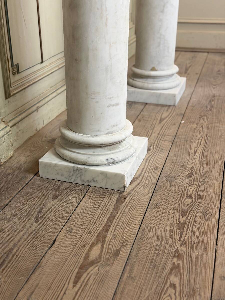 Pair of Carrara marble columns, 214 cm high, circa 1880