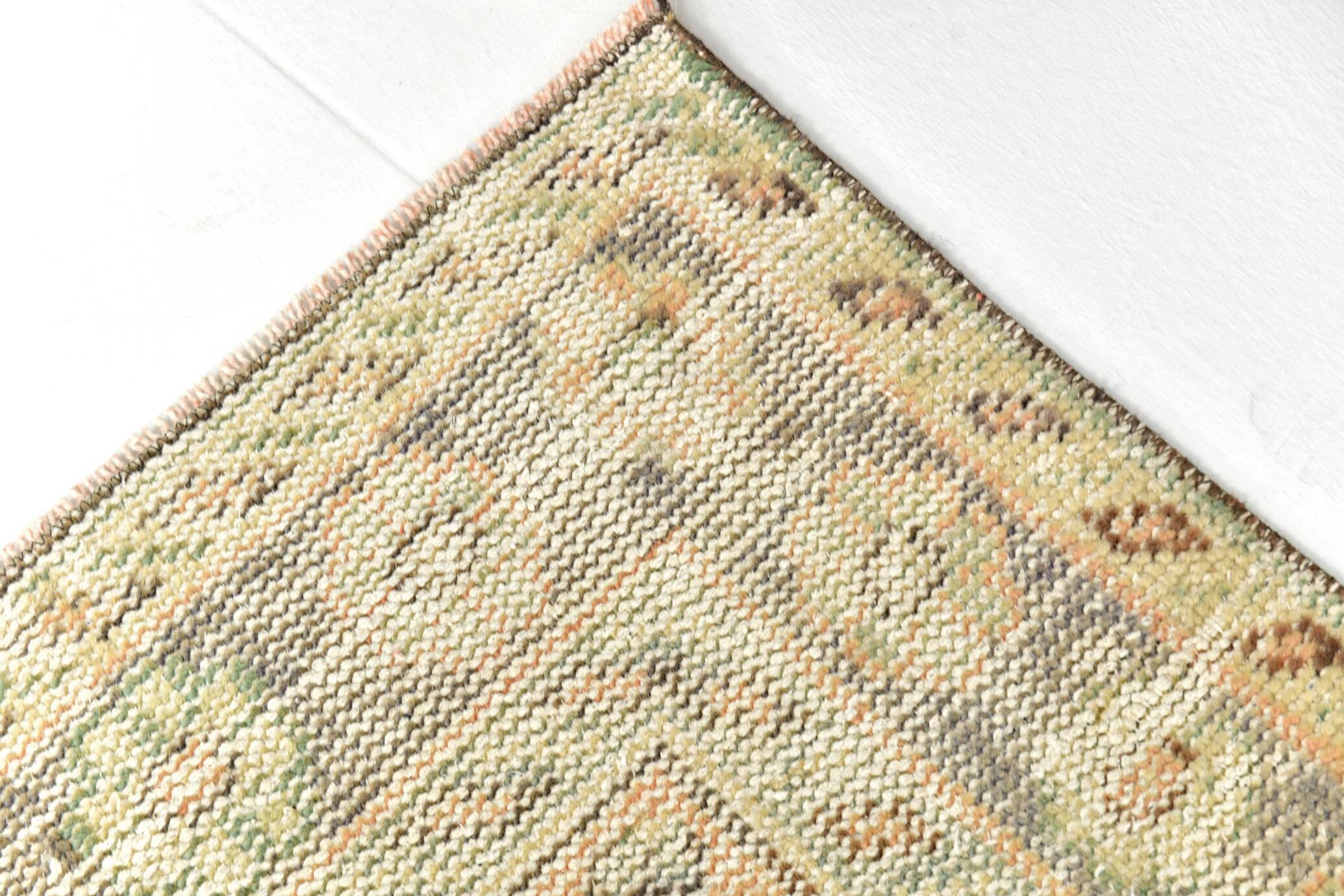 5x9 Vintage Oriental & Bordered Pattern Orange Turkish Rug, 170x274Cm