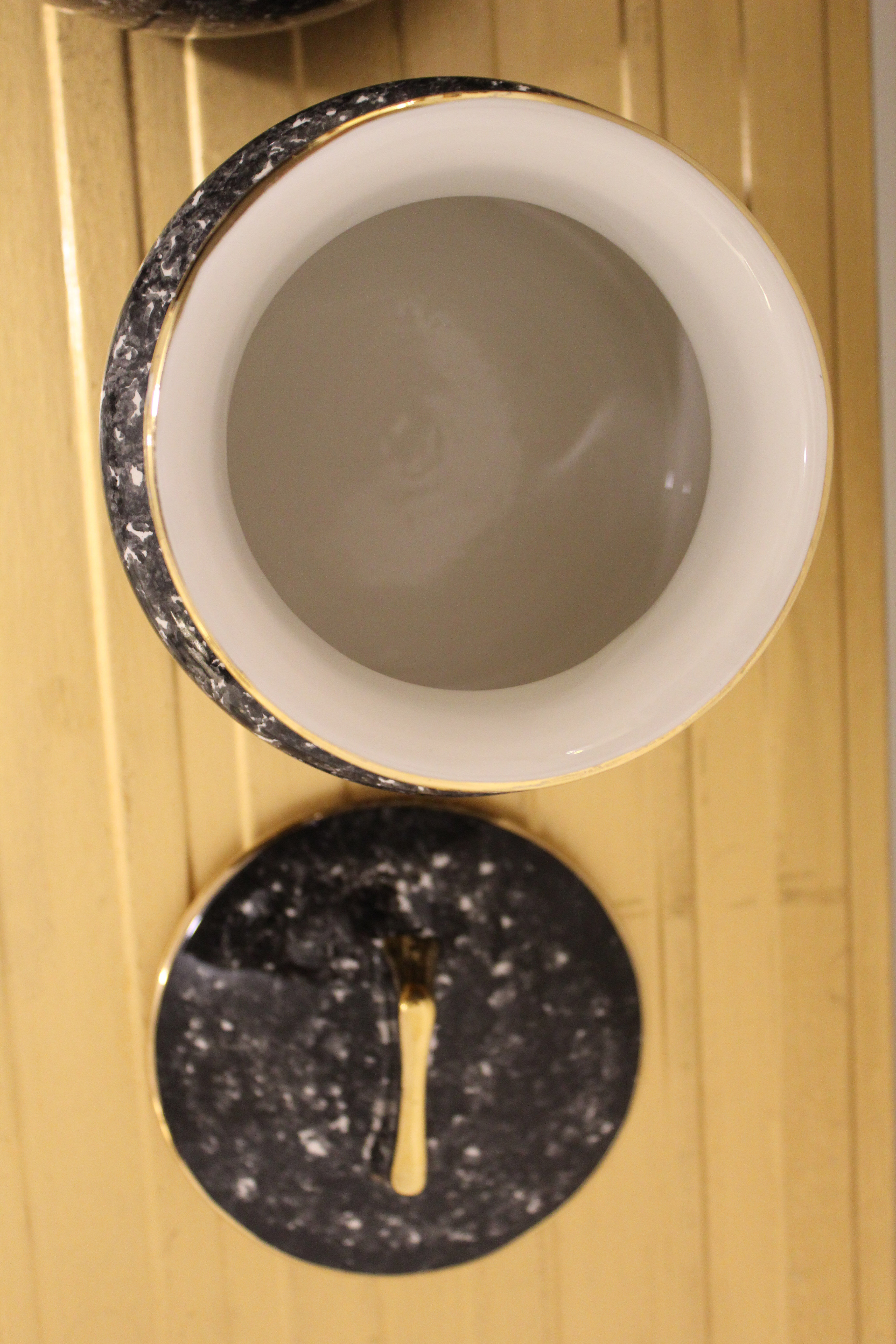 Pair of Vicentina ceramic vases, hand-decorated, Italy 1970'