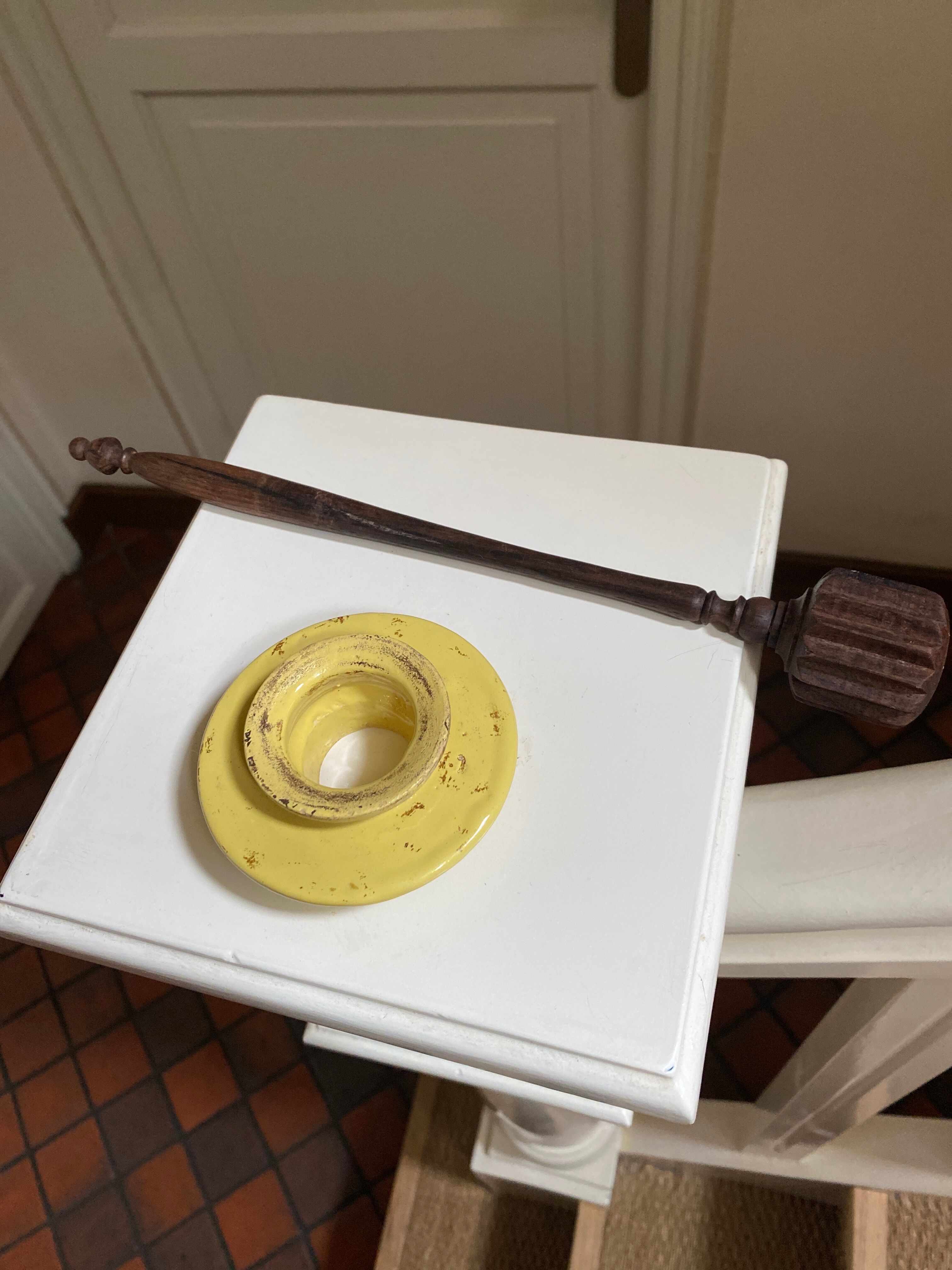 Porcelain chocolatière