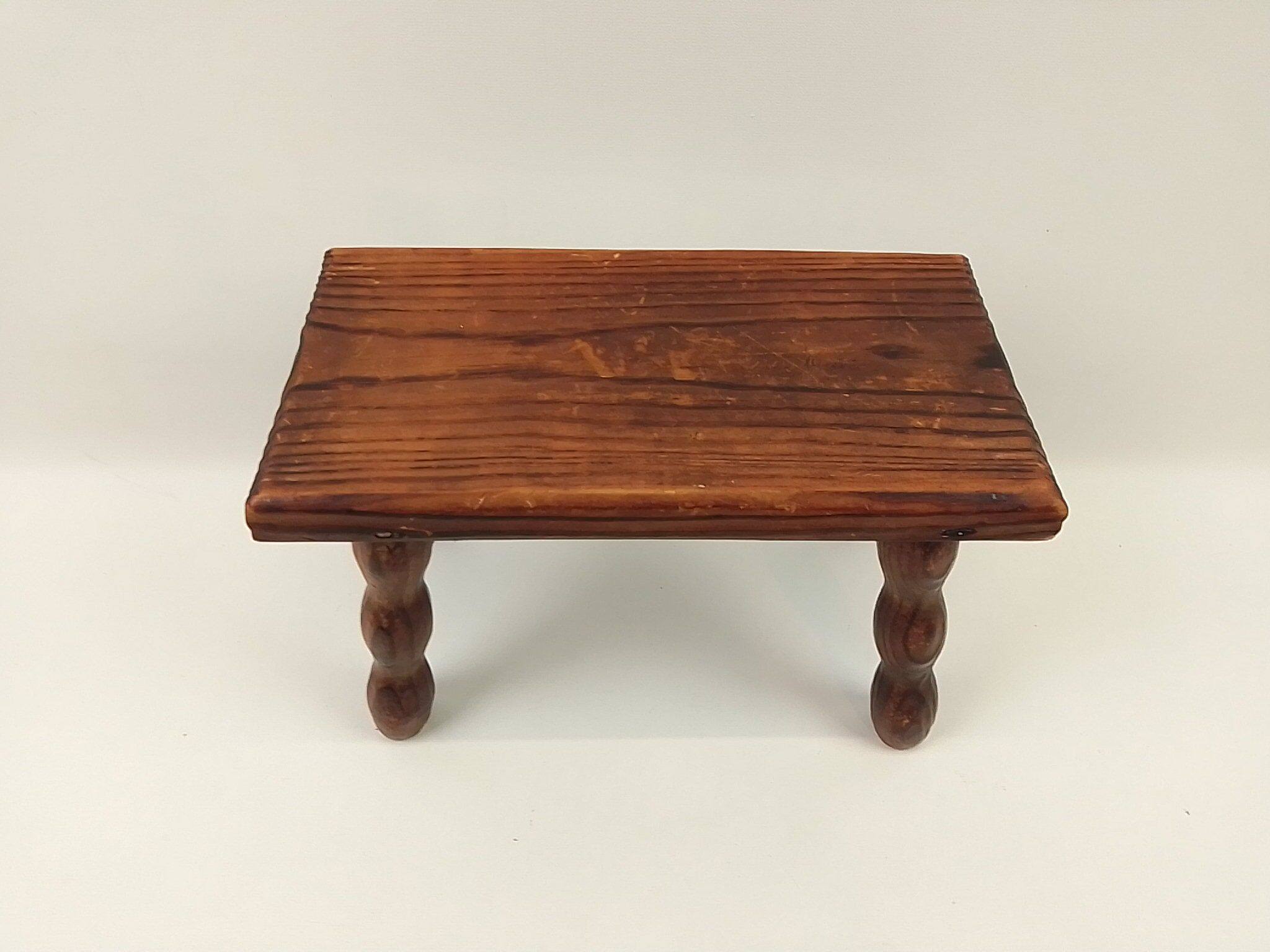 Wooden stool 20 cm