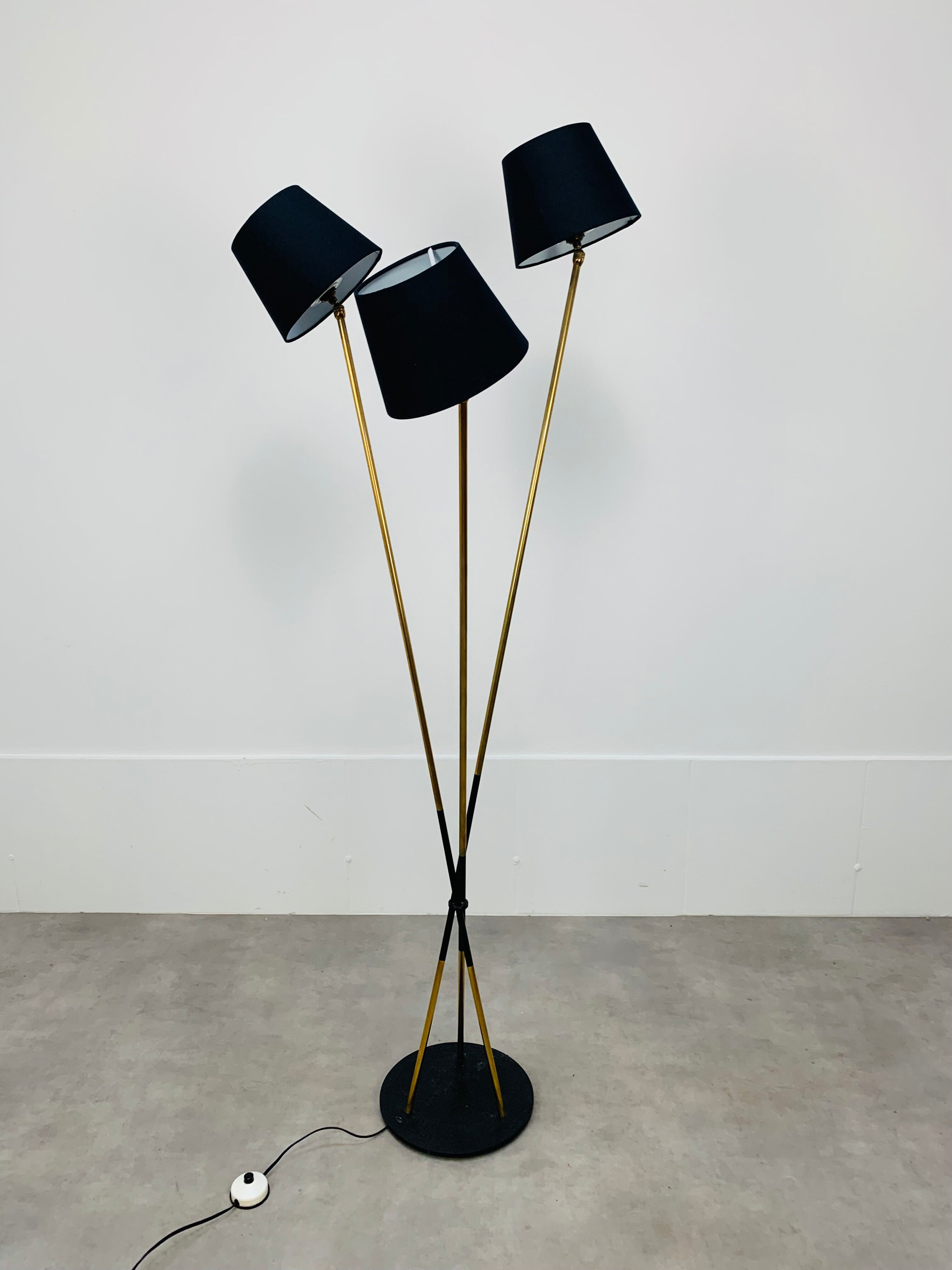 Floor lamp 3 arms 50 years brass and black lacquer for house Arlus