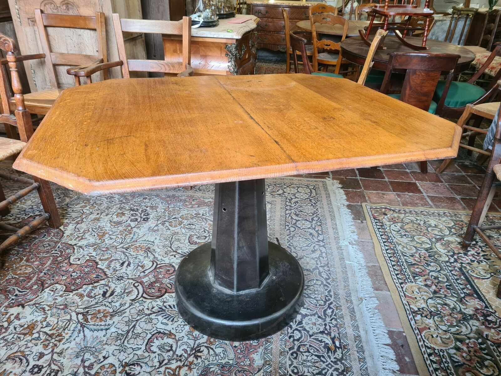 Table industrielle en fer et bois
