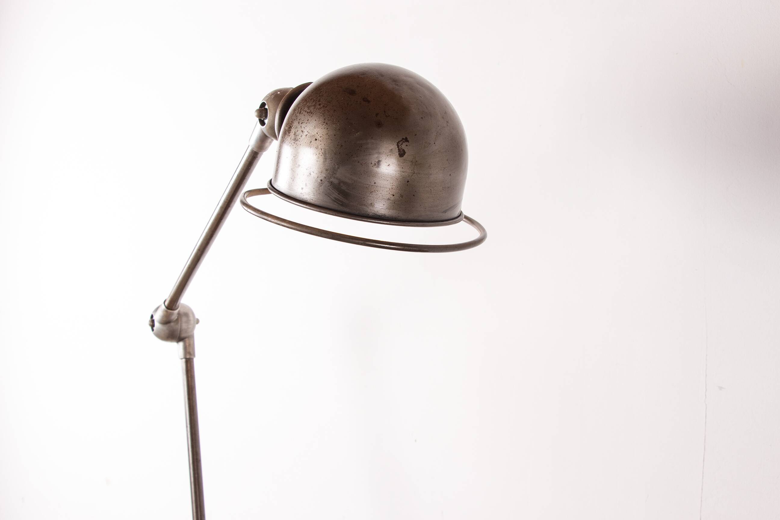 Metal desk lamp, Industrial style with two articulated arms by Jean-Louis Domecq for Jieldé.