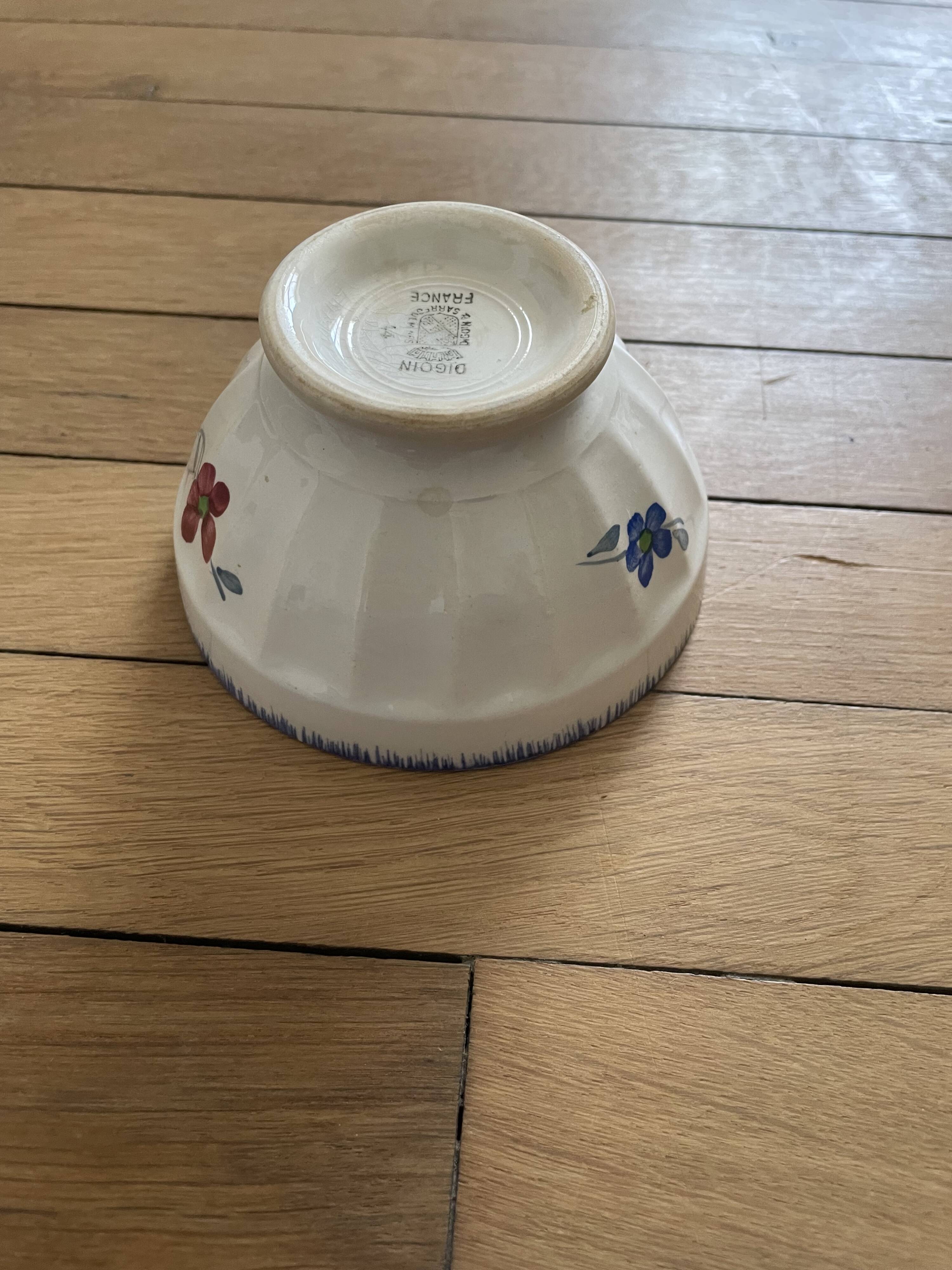 Digoin Mary Lou model bowl on pedestal 251009