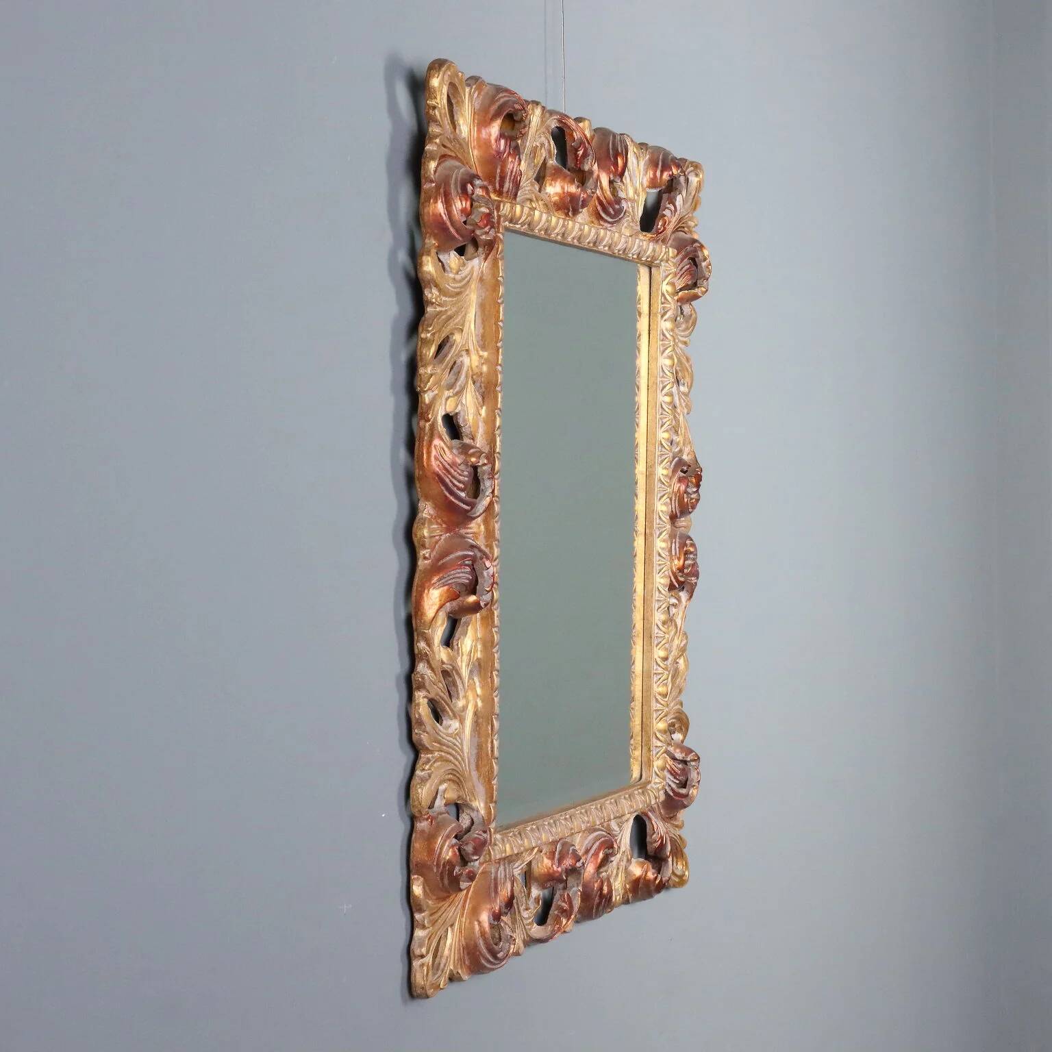 Miroir baroque en bois doré