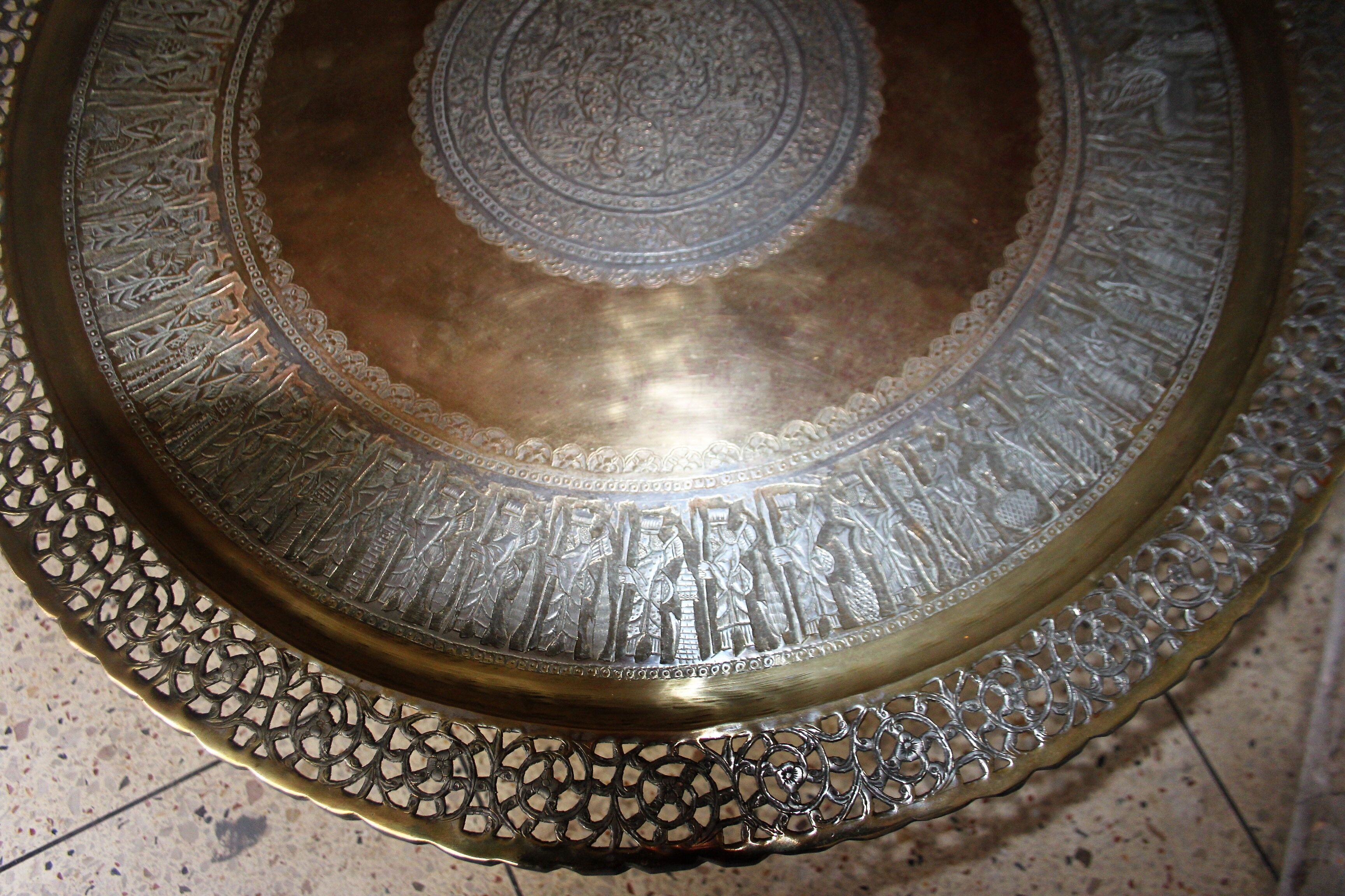 Former Eastern coffee table. Persia, plate XIX. Time Qajar