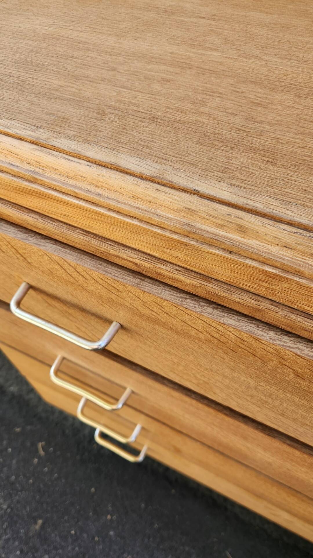 Superbe commode vintage rétro en bois 4 tiroirs pied compas style anné
