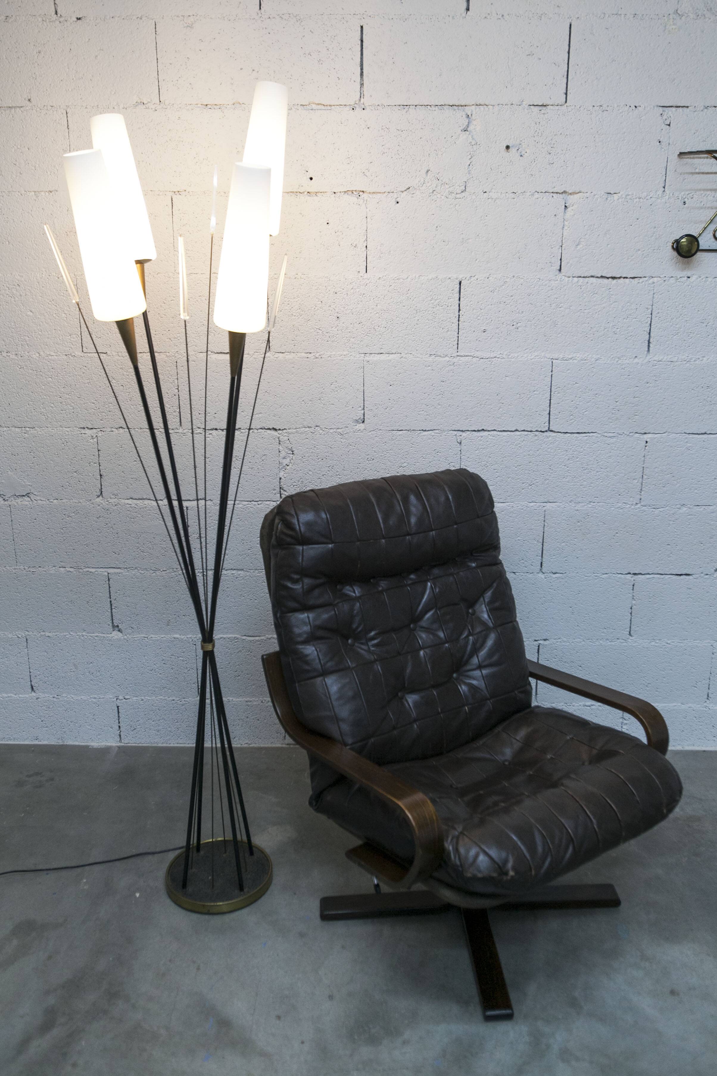 Floor lamp by René Mathieu for Maison Lunel 1950, brass and opaline.